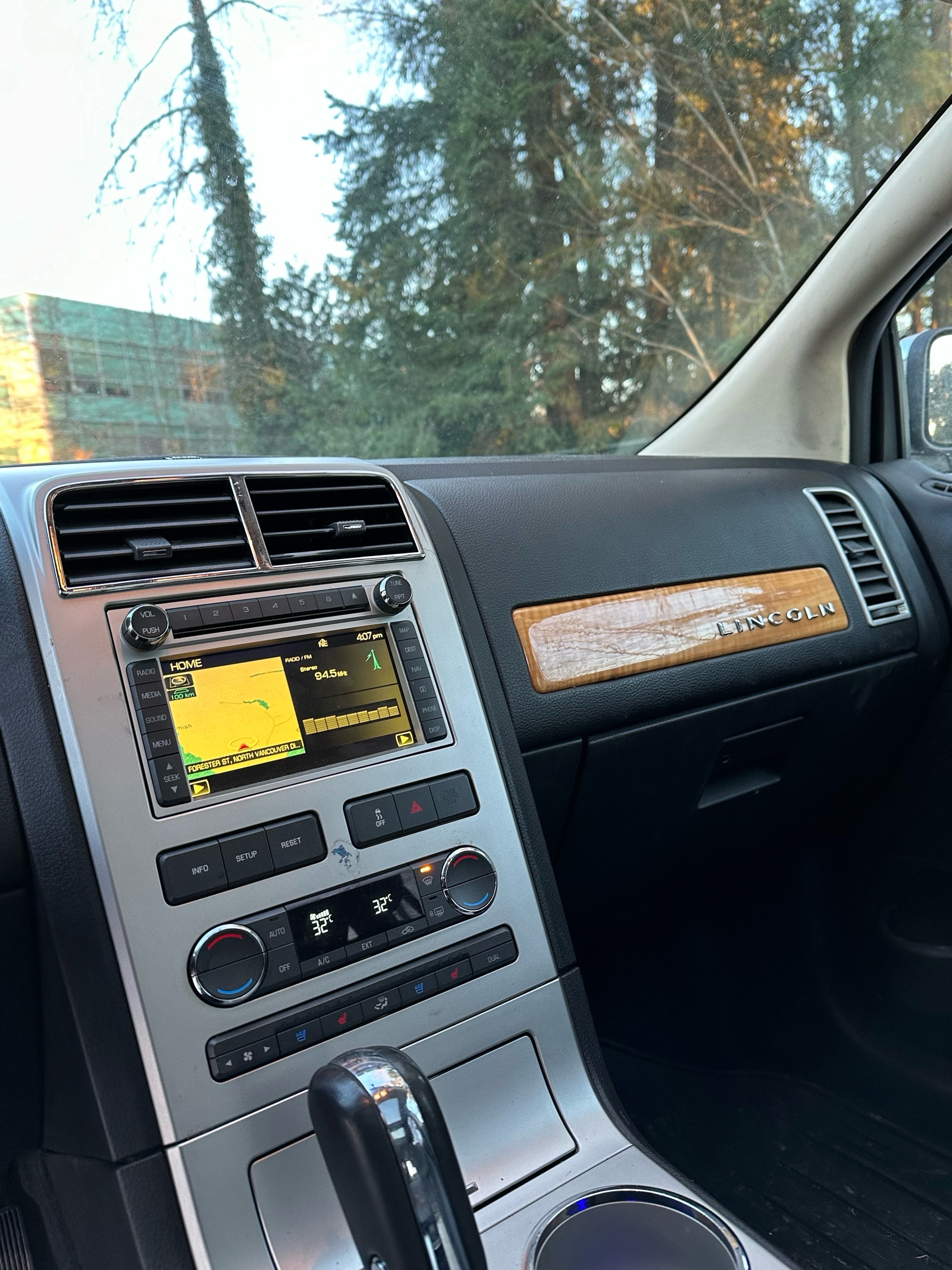 /canwestautoinc/2010-Lincoln-MKX-30509436697591075.jpg