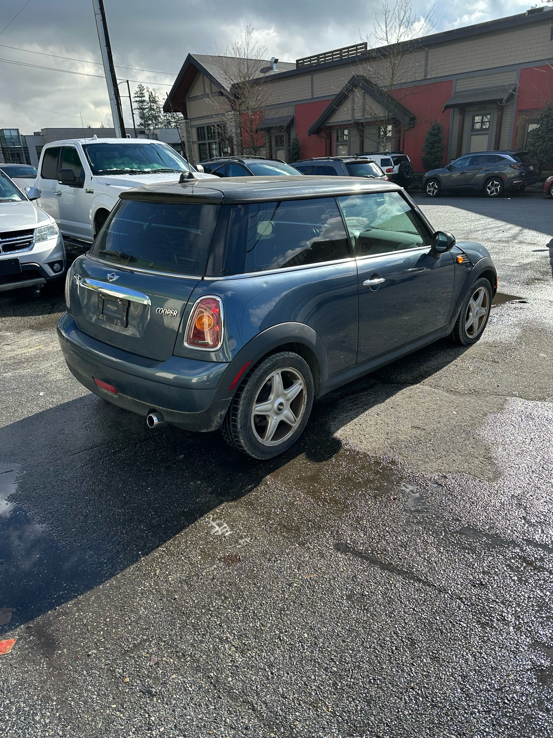 /canwestautoinc/2010-MINI-CooperHardtop-15173022914979928.jpg