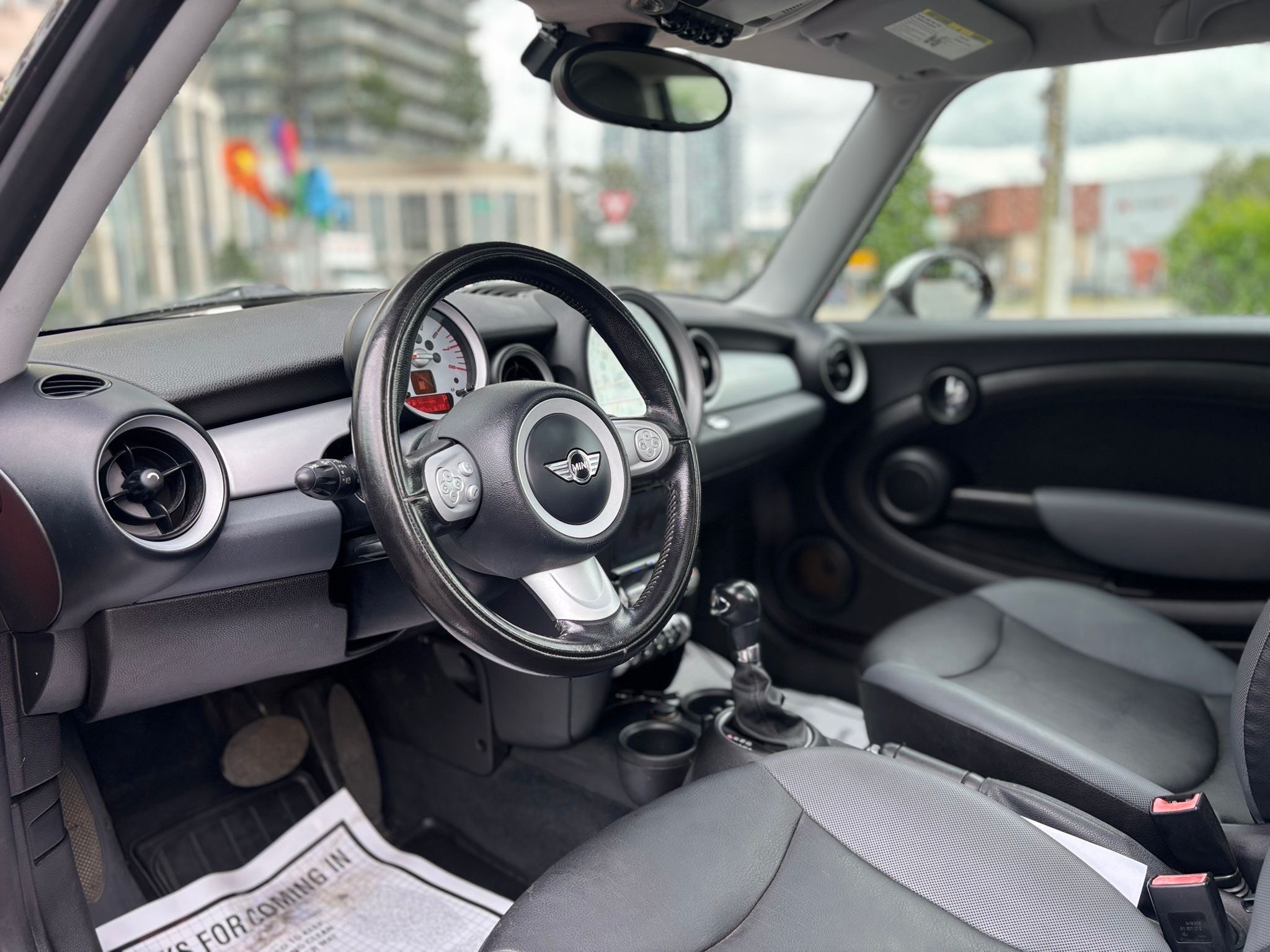 /canwestautoinc/2010-MINI-CooperHardtop-1784315929387459.jpg