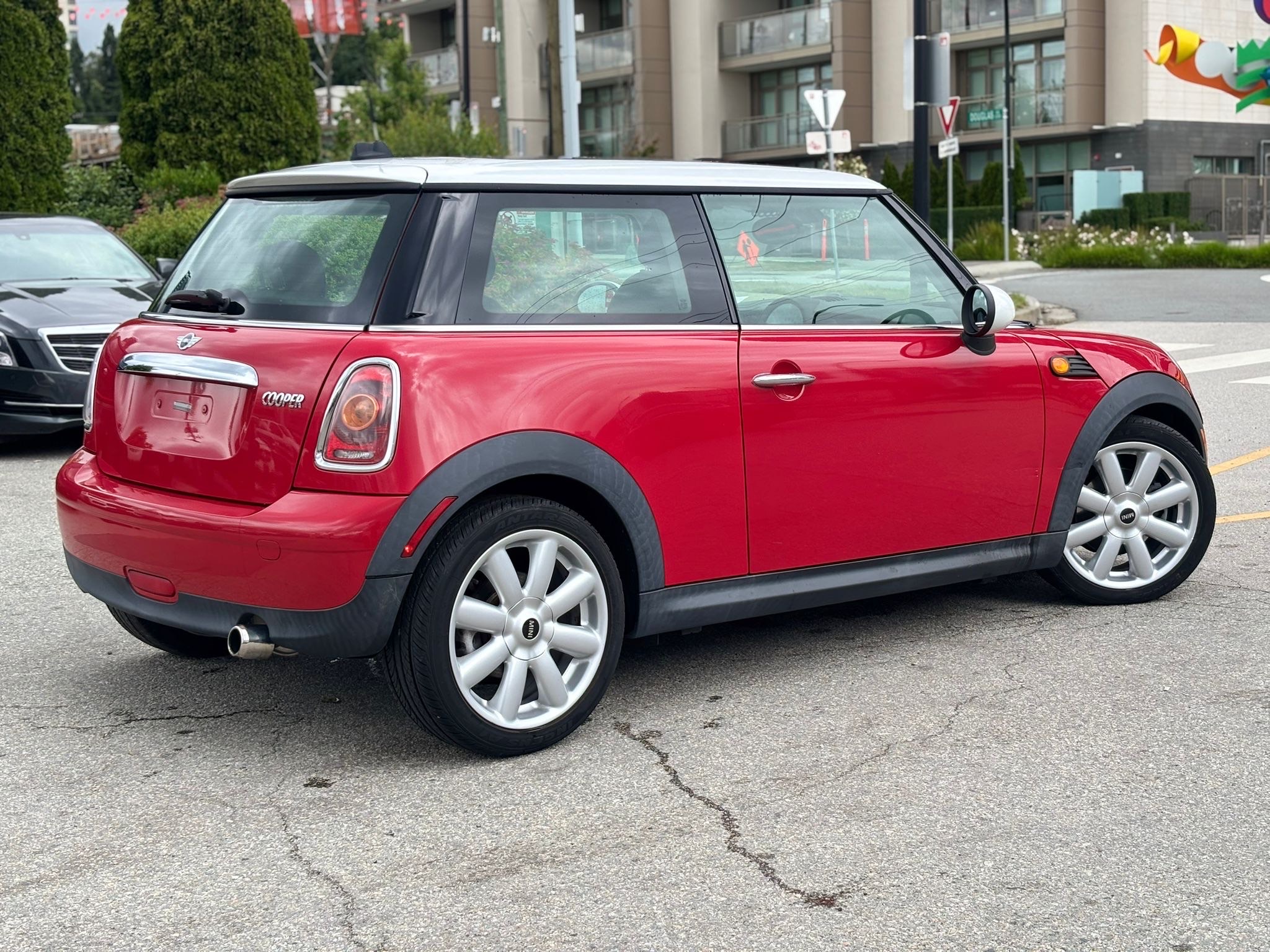 /canwestautoinc/2010-MINI-CooperHardtop-25522522759728994.jpg