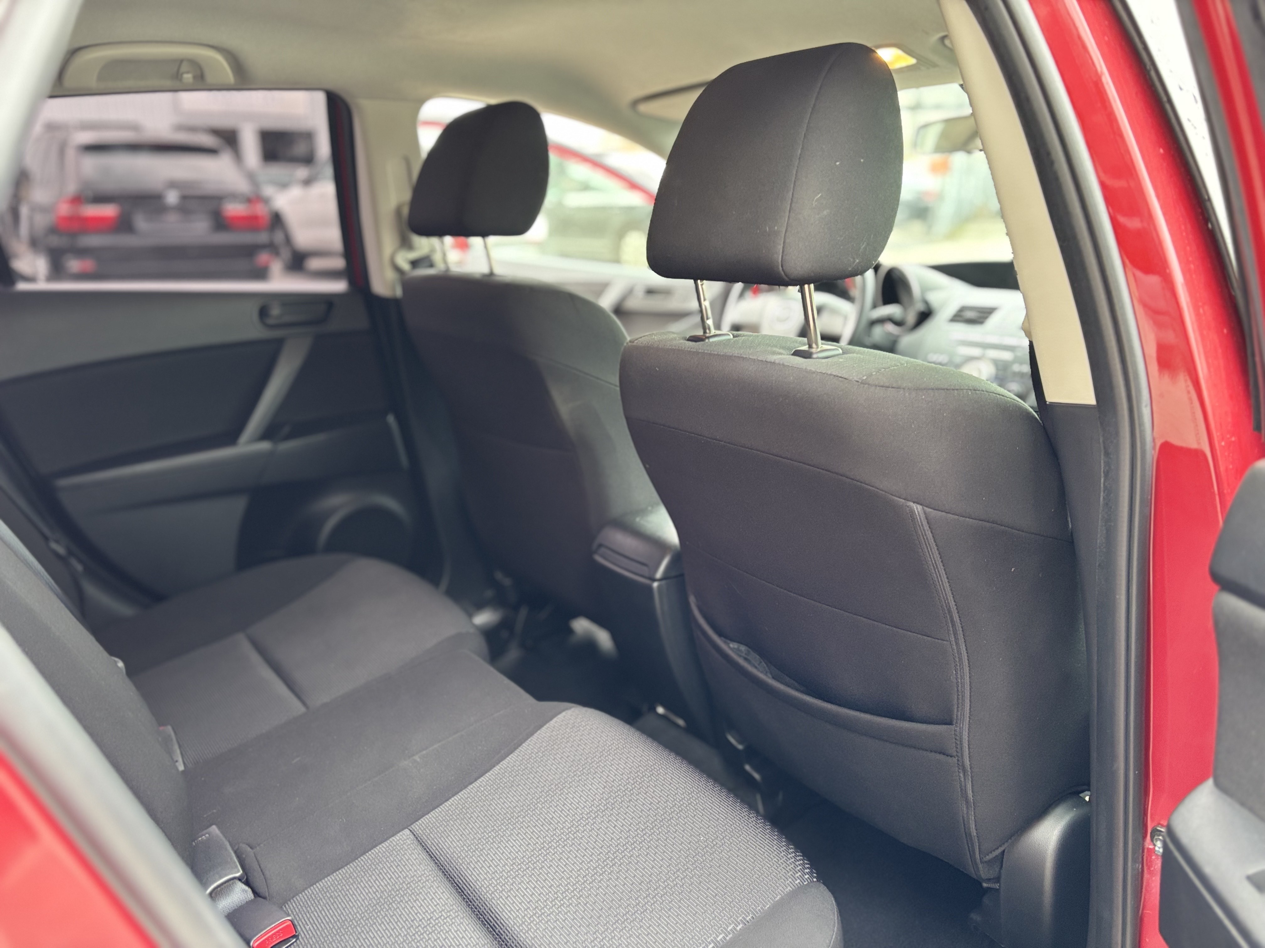 /canwestautoinc/2010-Mazda-Mazda3-17472921000725838.jpg