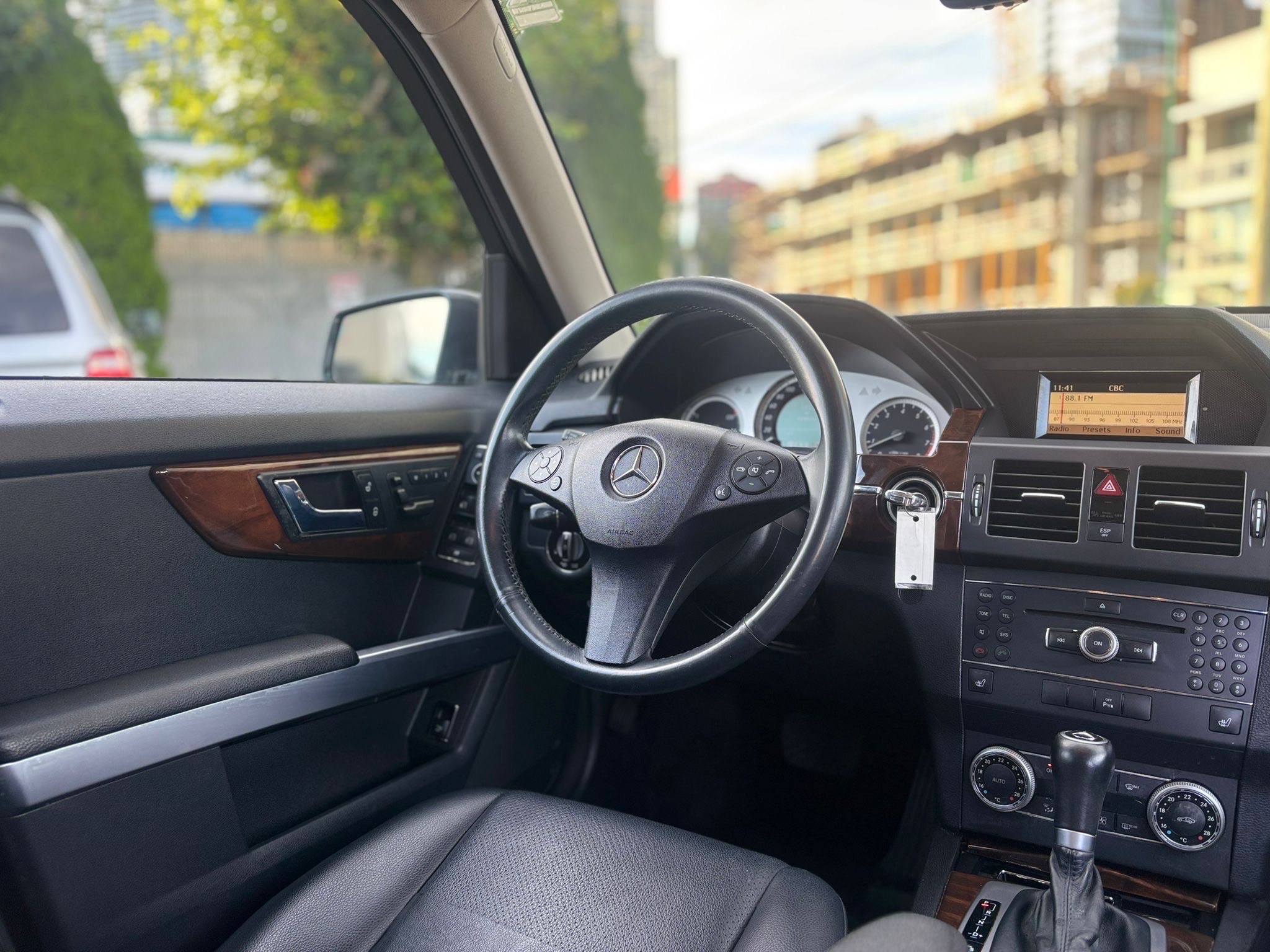 /canwestautoinc/2010-Mercedes-Benz-GLK-Class-008158160611635434.jpg