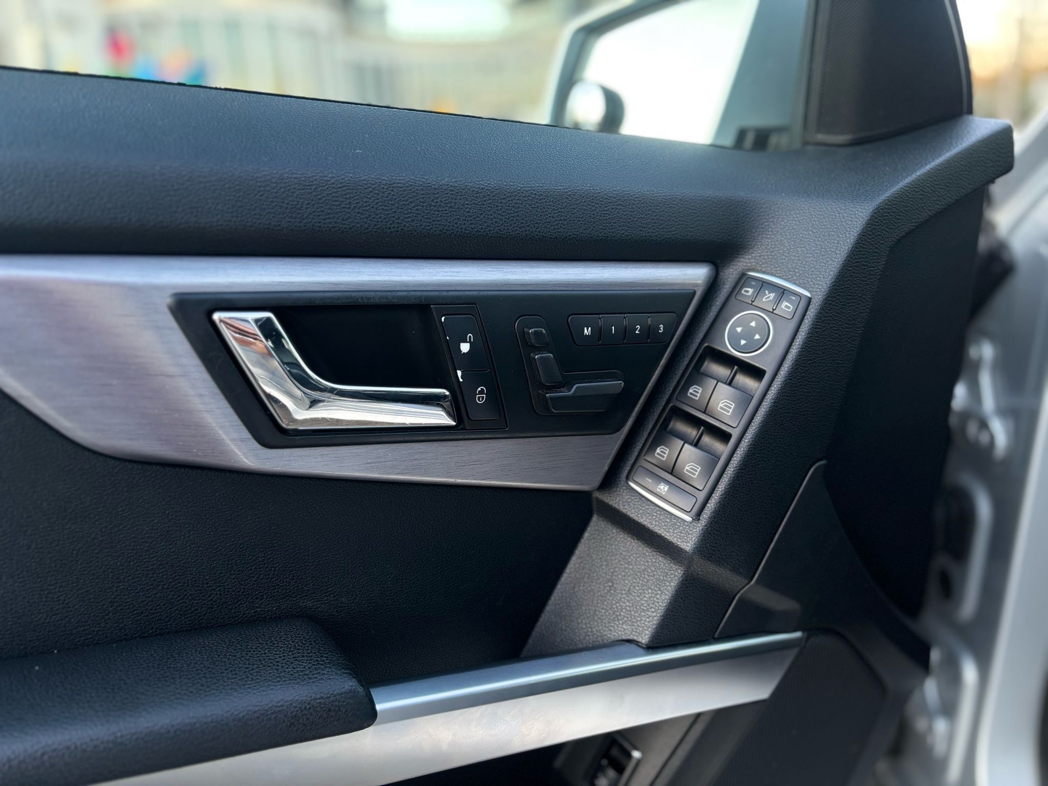 /canwestautoinc/2010-Mercedes-Benz-GLK-Class-016388843896515404.jpg