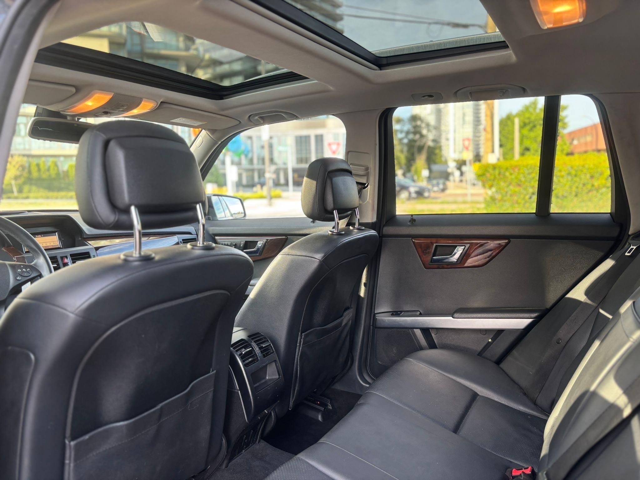 /canwestautoinc/2010-Mercedes-Benz-GLK-Class-15085635234409578.jpg