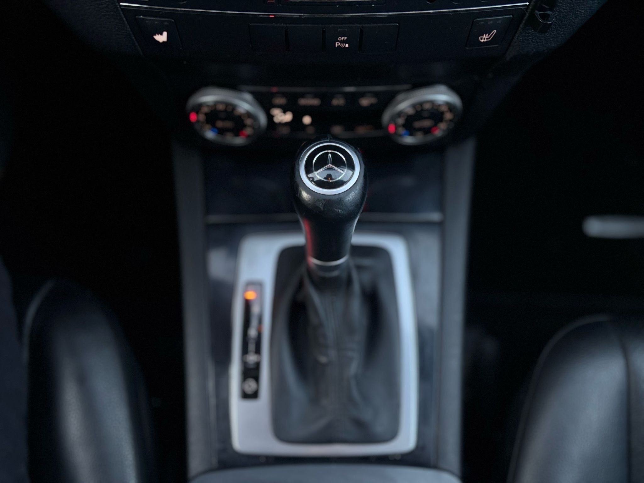 /canwestautoinc/2010-Mercedes-Benz-GLK-Class-16212186981327248.jpg