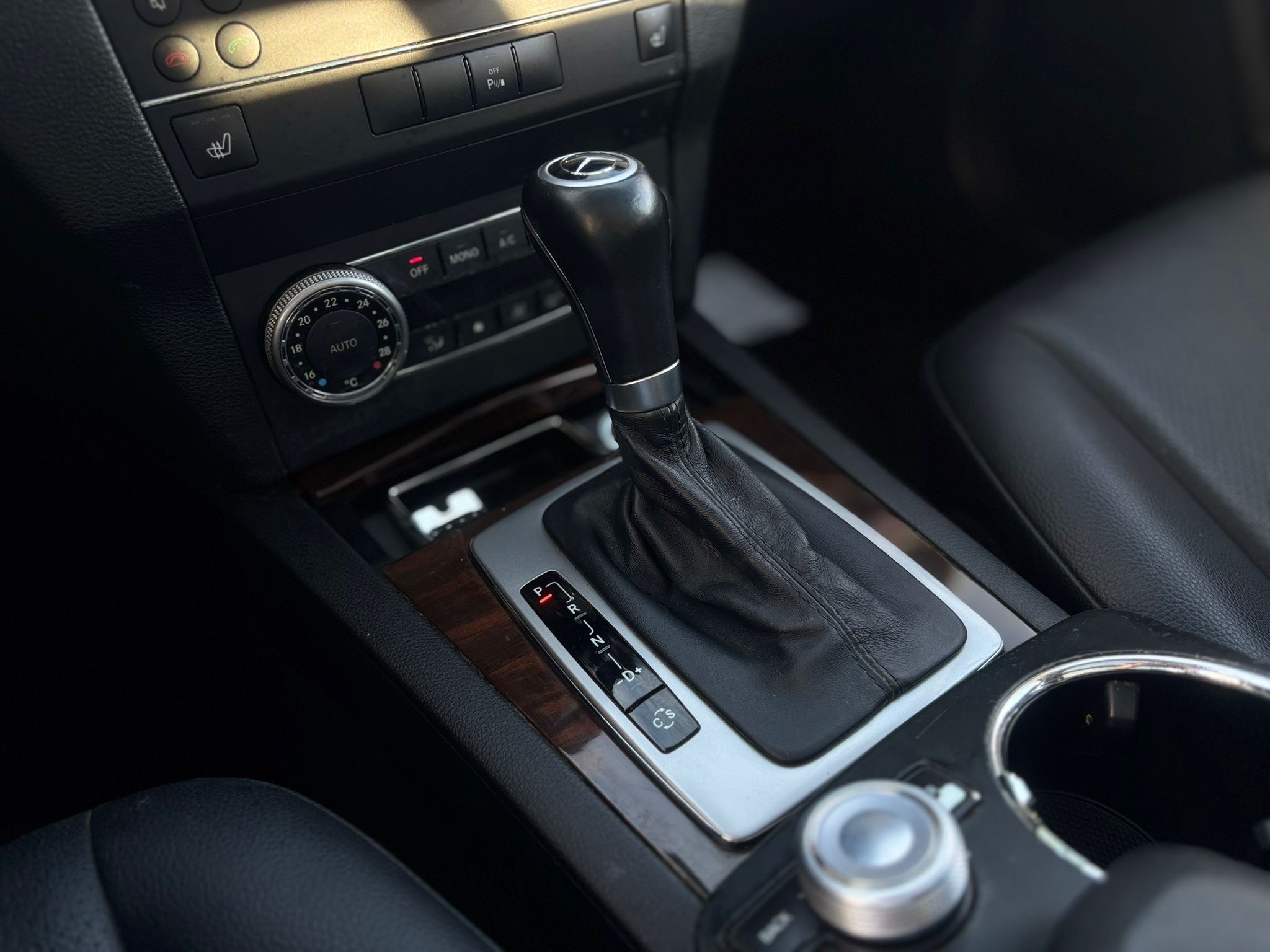 /canwestautoinc/2010-Mercedes-Benz-GLK-Class-32007921301426023.jpg