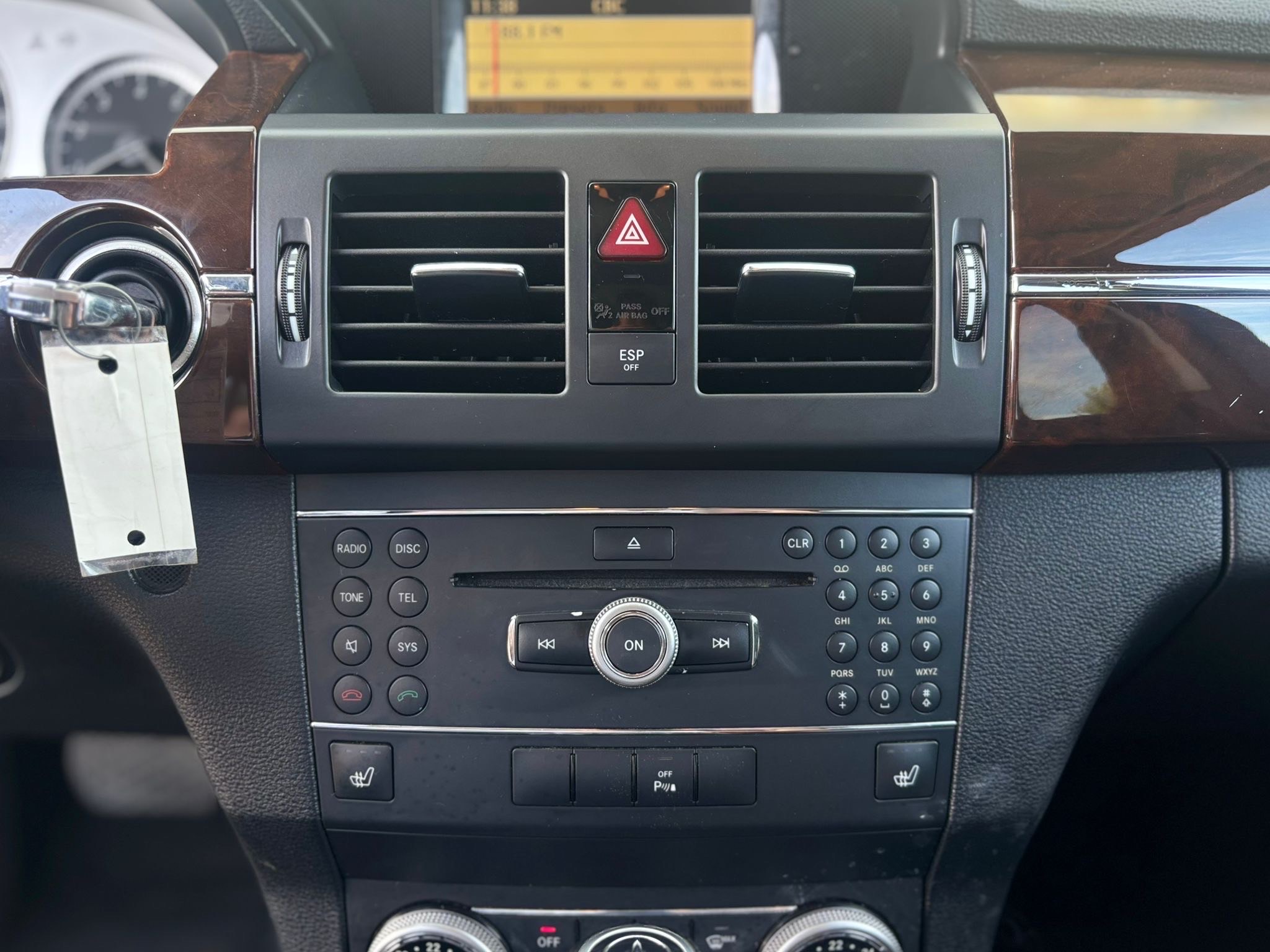 /canwestautoinc/2010-Mercedes-Benz-GLK-Class-5330960217712044.jpg