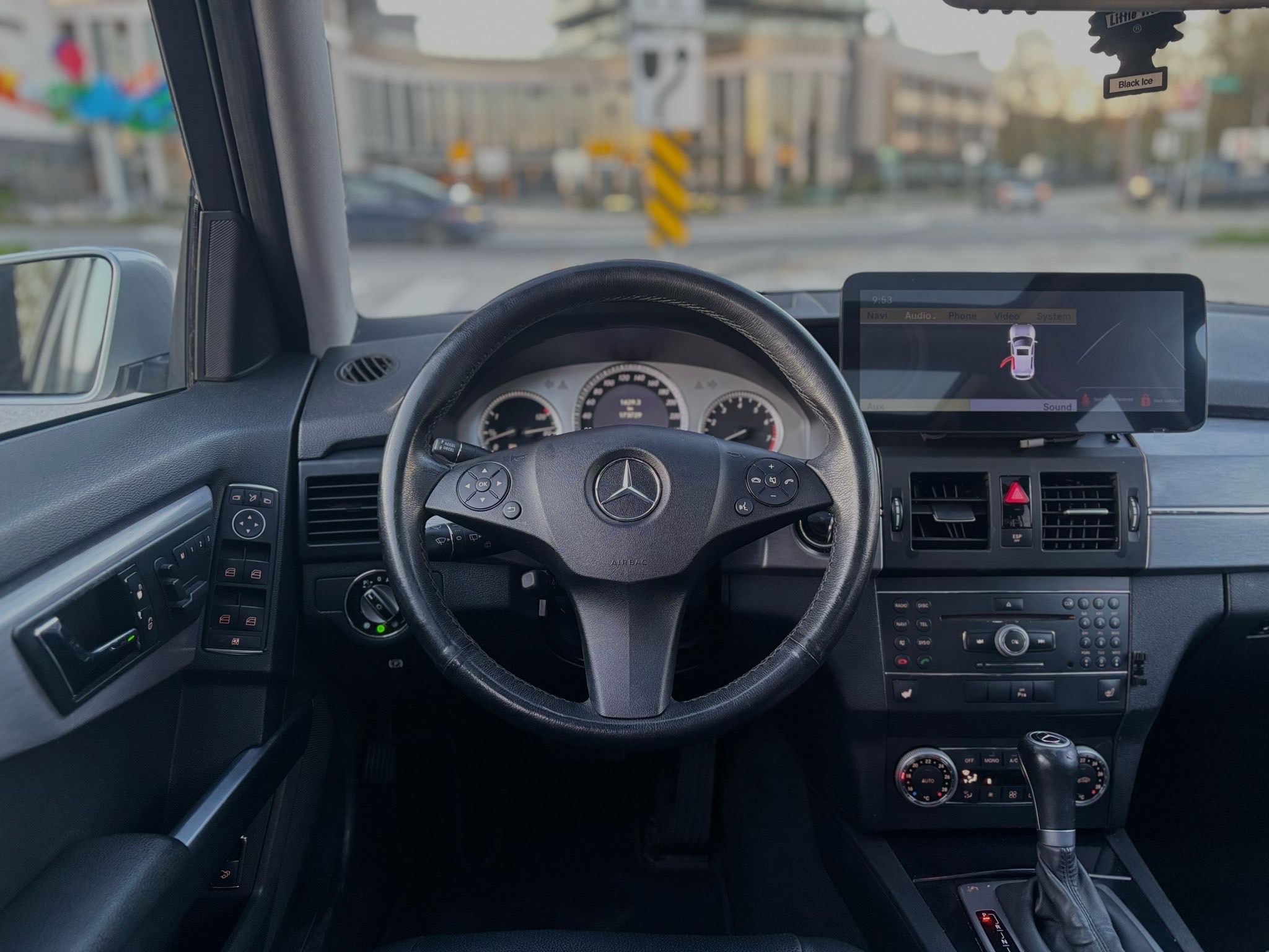 /canwestautoinc/2010-Mercedes-Benz-GLK-Class-7224807915076437.jpg