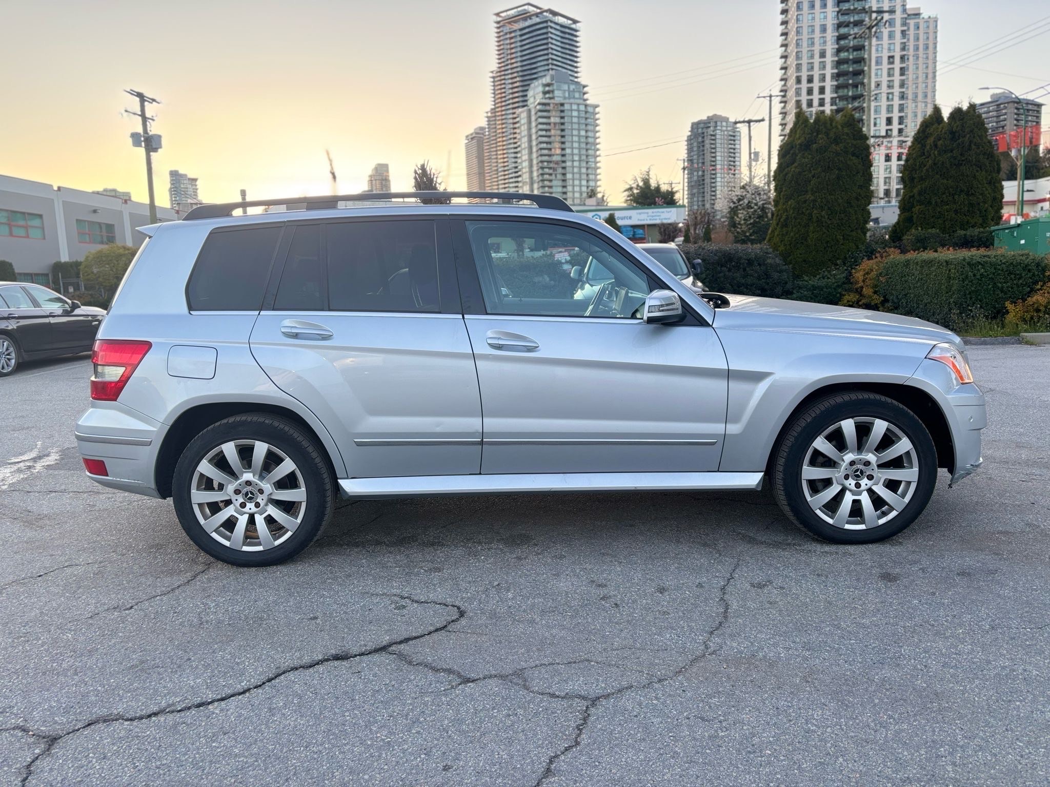 /canwestautoinc/2010-Mercedes-Benz-GLK-Class-7606864372294342.jpg