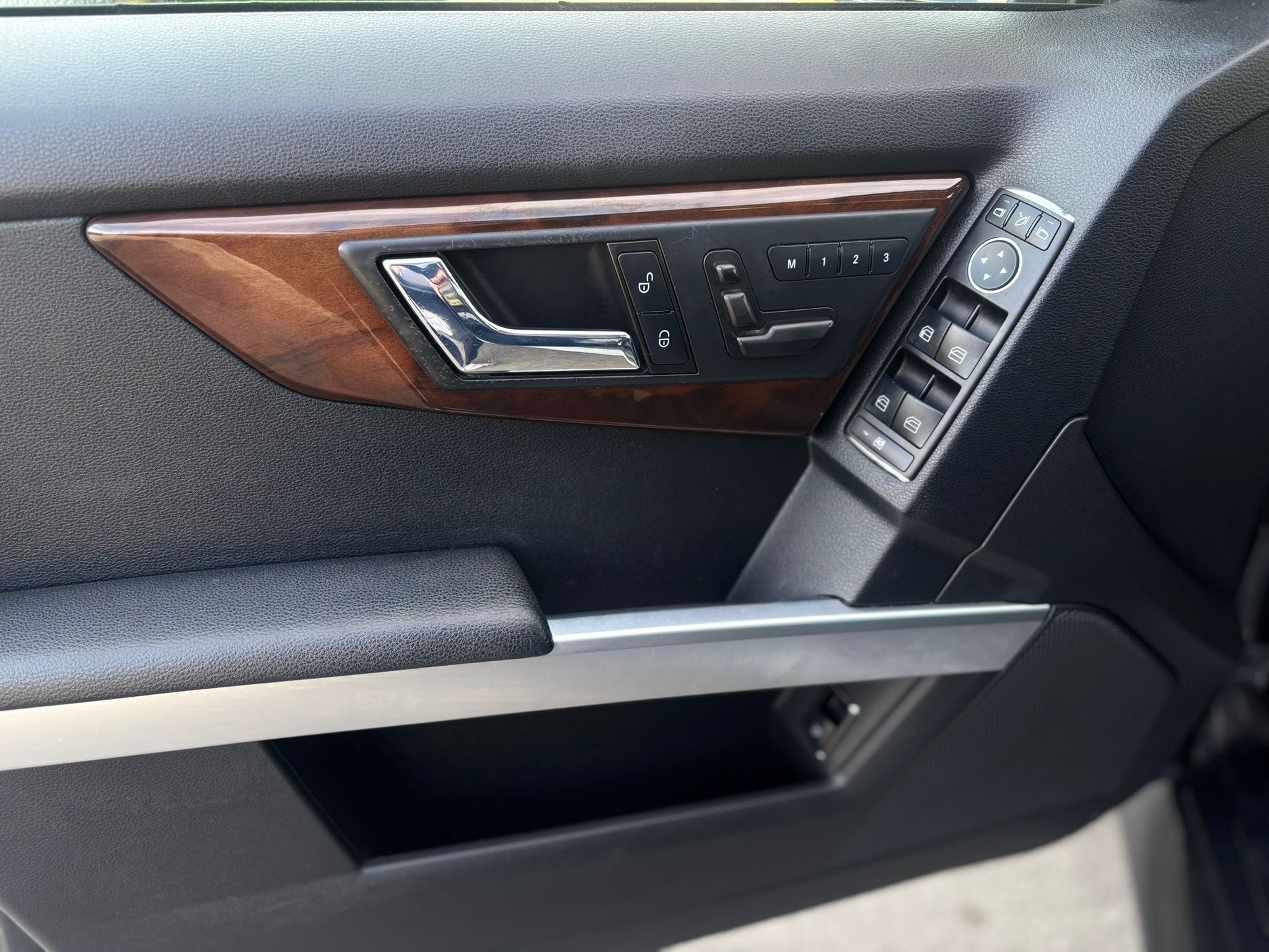 /canwestautoinc/2010-Mercedes-Benz-GLK-Class-8341547722891645.jpg
