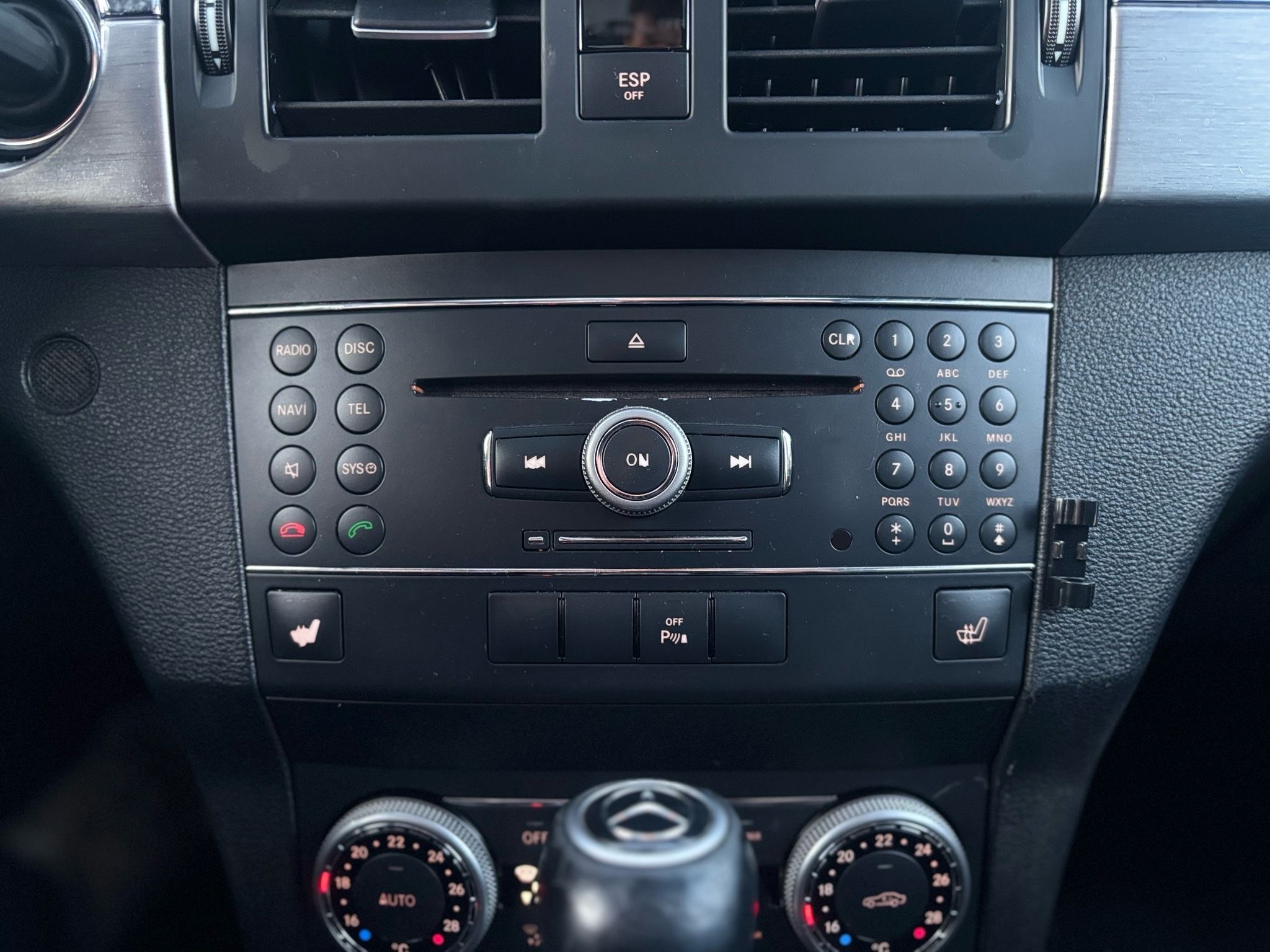 /canwestautoinc/2010-Mercedes-Benz-GLK-Class-8470734053963973.jpg
