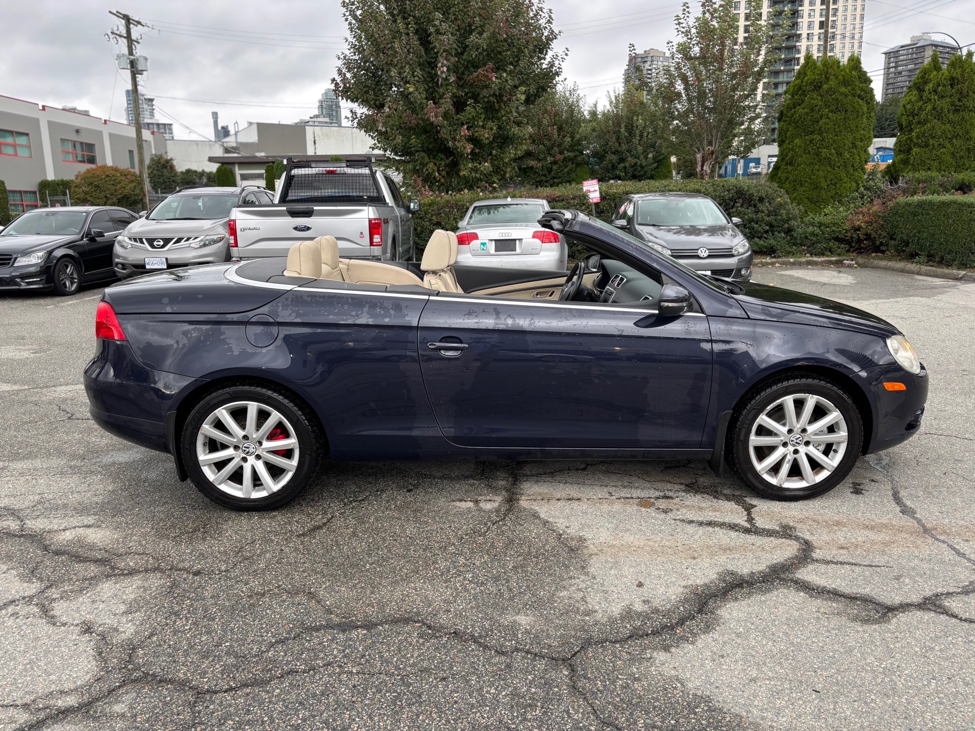 /canwestautoinc/2010-Volkswagen-Eos-02313179269463017.jpg