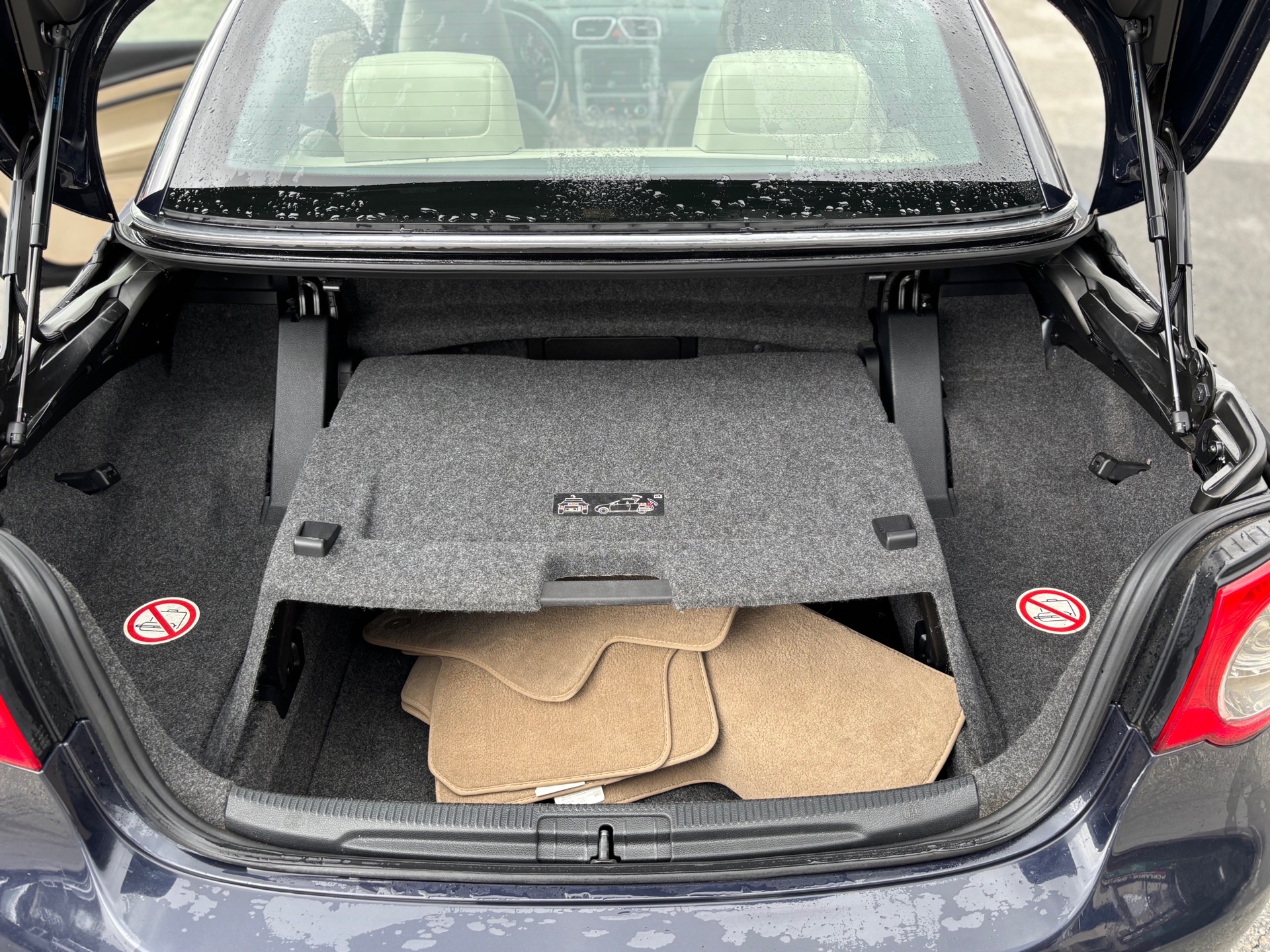 /canwestautoinc/2010-Volkswagen-Eos-1417654577923717.jpg