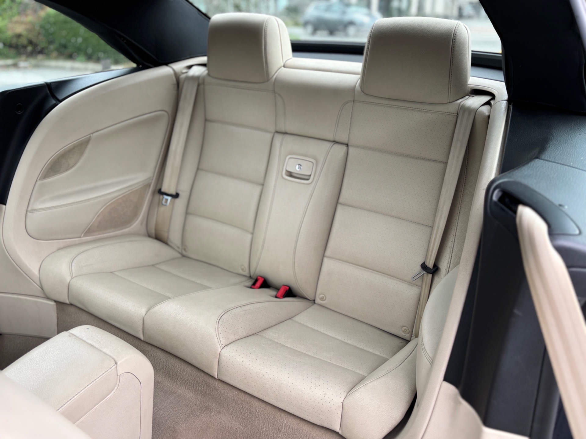 /canwestautoinc/2010-Volkswagen-Eos-1925660355004526.jpg