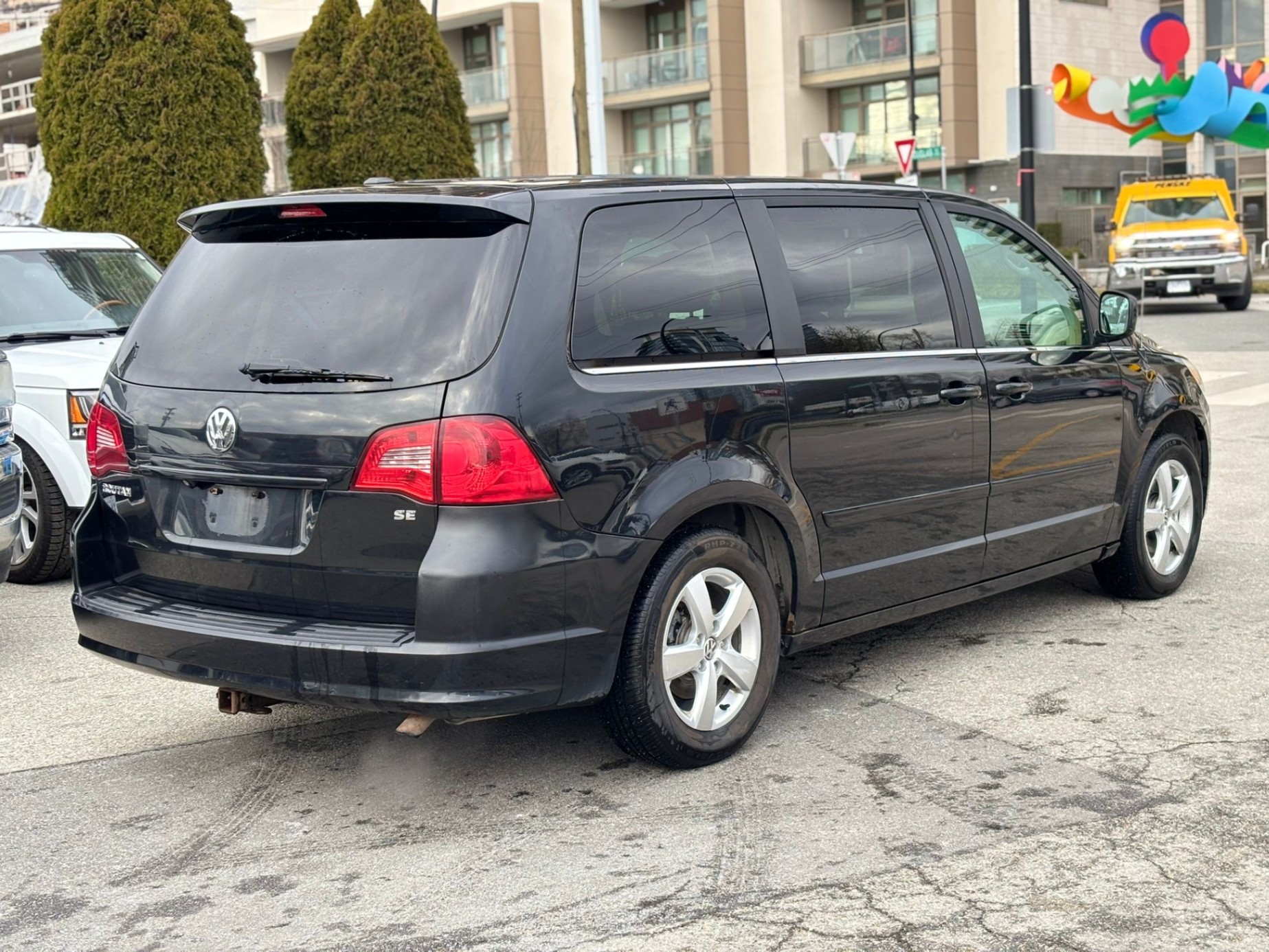 /canwestautoinc/2010-Volkswagen-Routan-3442857136340076.jpg