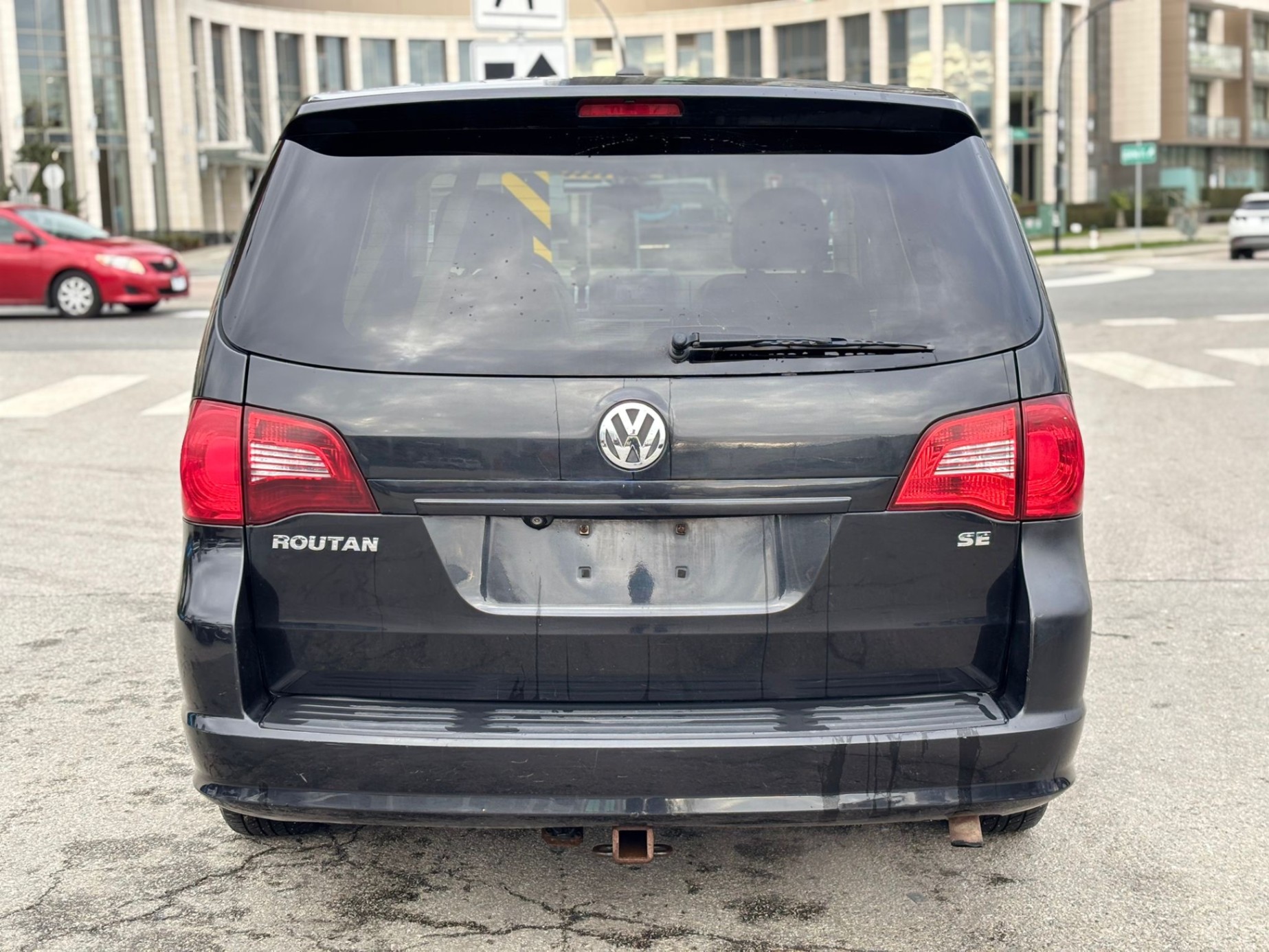 /canwestautoinc/2010-Volkswagen-Routan-6972904503983124.jpg