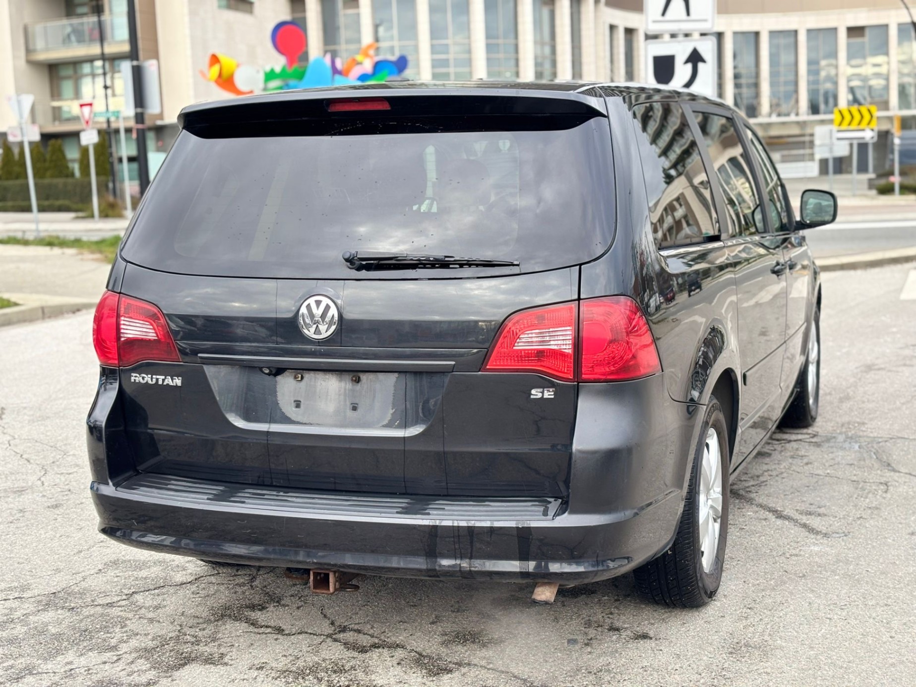 /canwestautoinc/2010-Volkswagen-Routan-9517119797128379.jpg