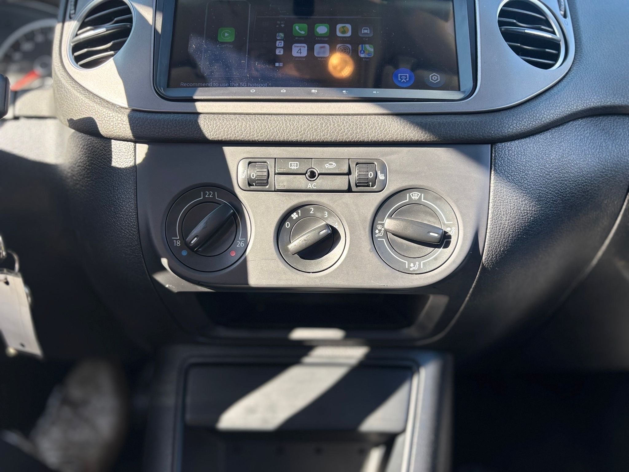 /canwestautoinc/2010-Volkswagen-Tiguan-09272609972975032.jpg