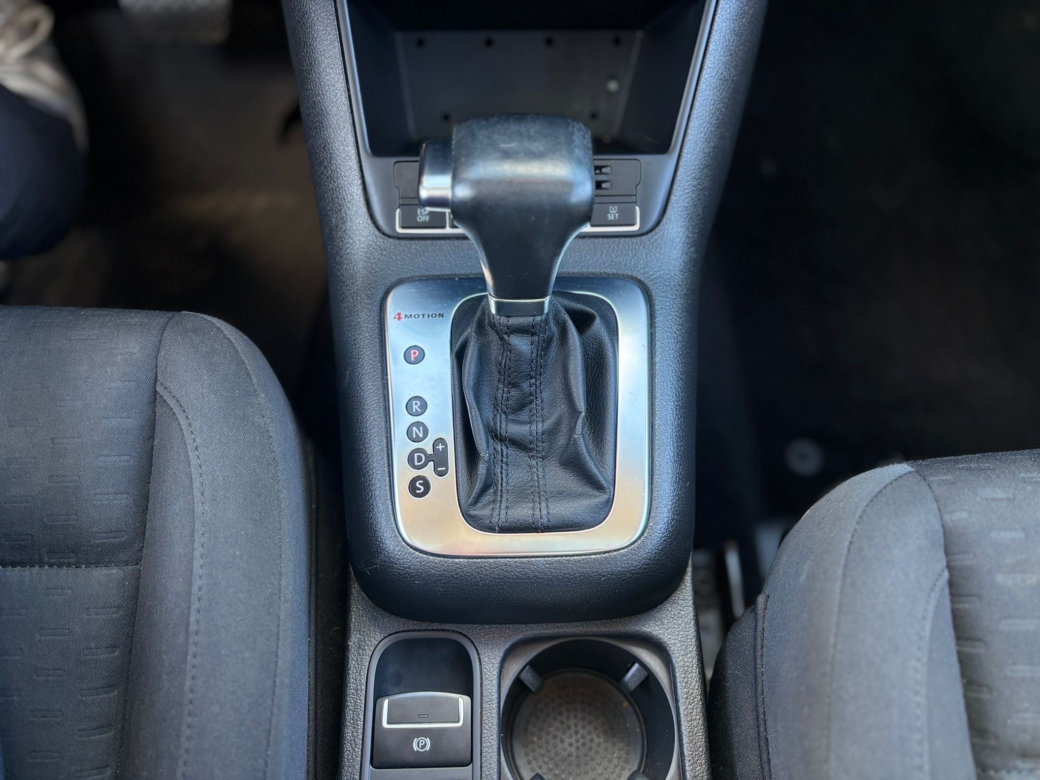 /canwestautoinc/2010-Volkswagen-Tiguan-1325578351589145.jpg
