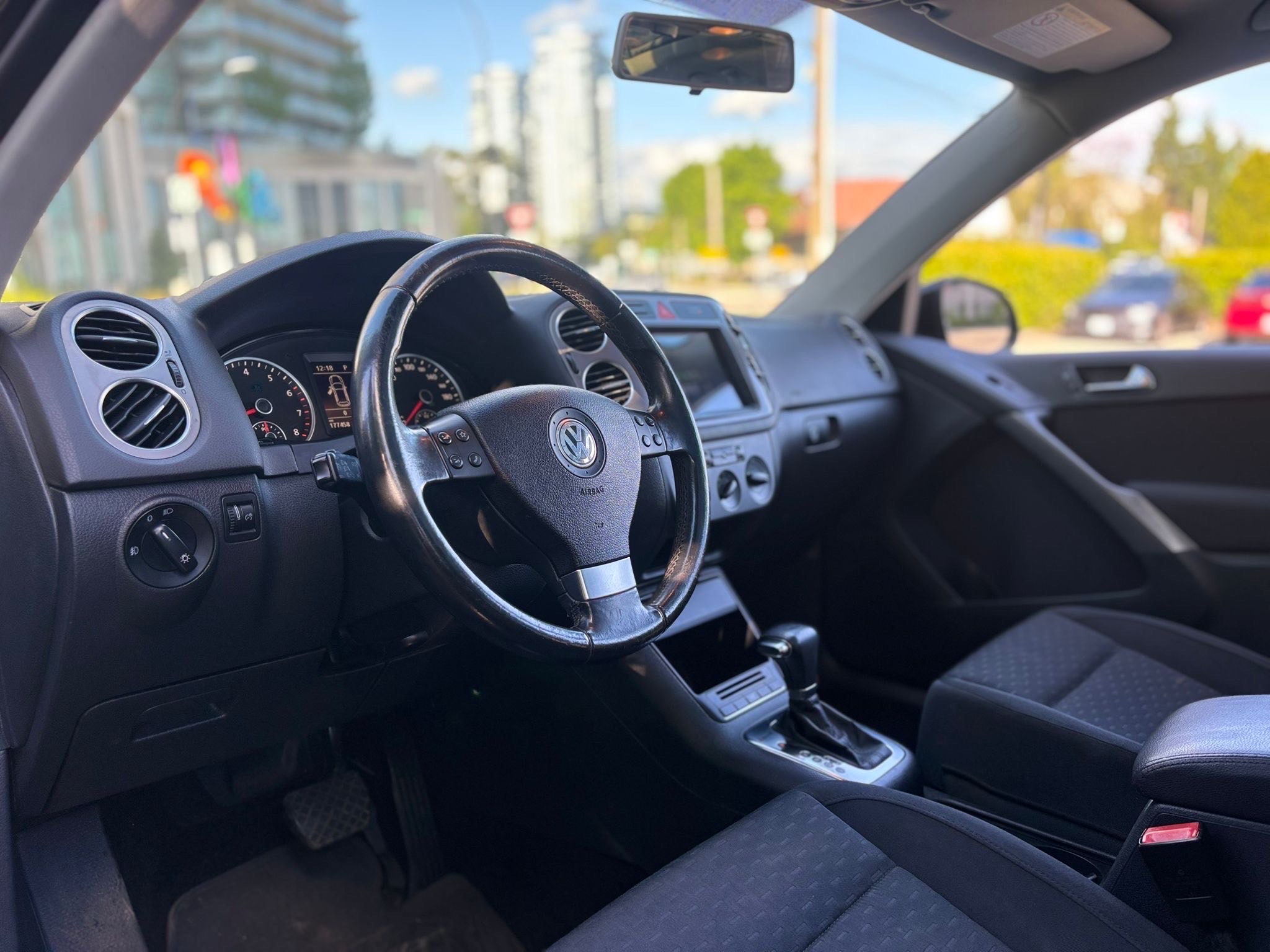 /canwestautoinc/2010-Volkswagen-Tiguan-2360636060941128.jpg