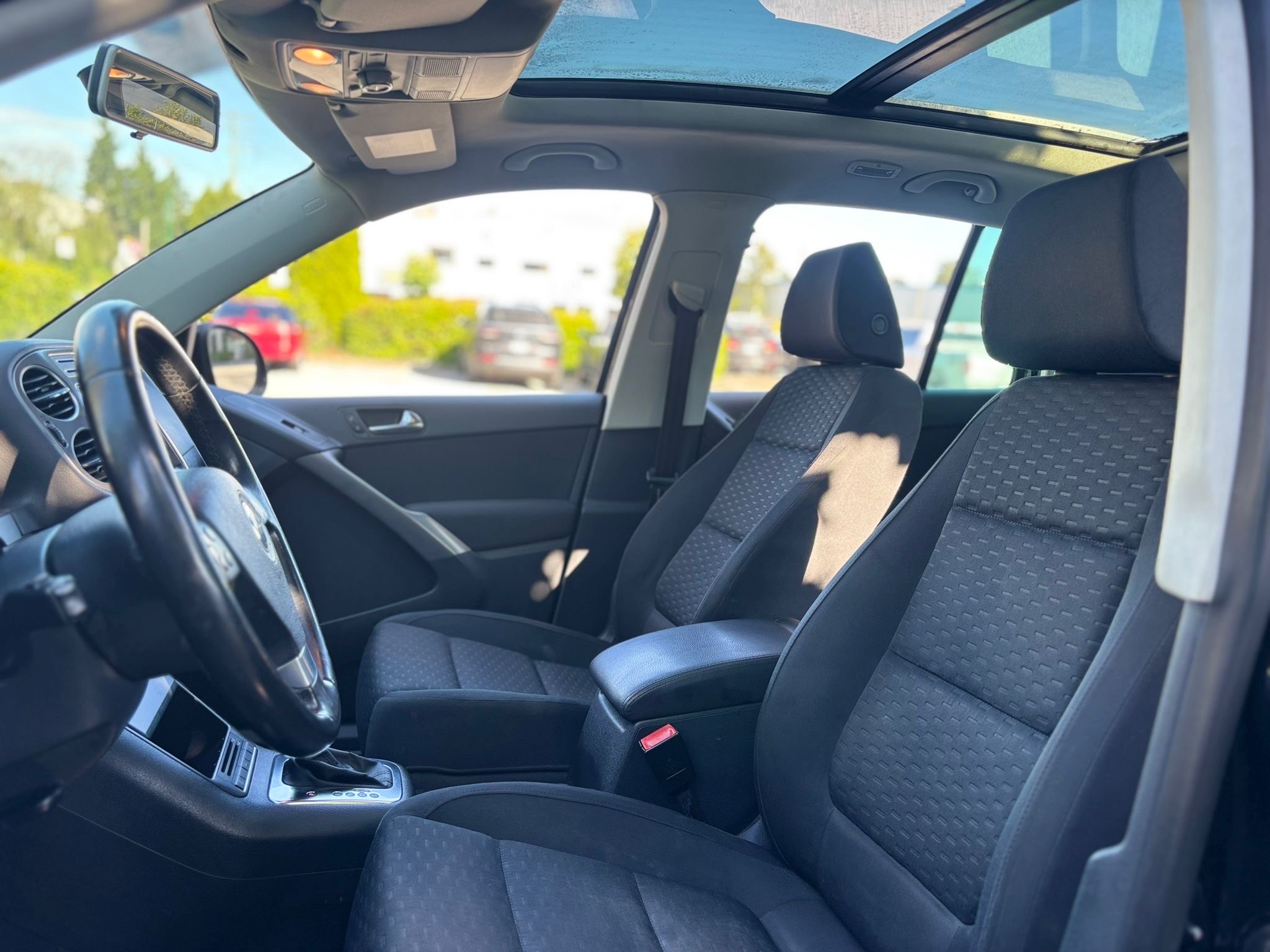 /canwestautoinc/2010-Volkswagen-Tiguan-29825672213874777.jpg