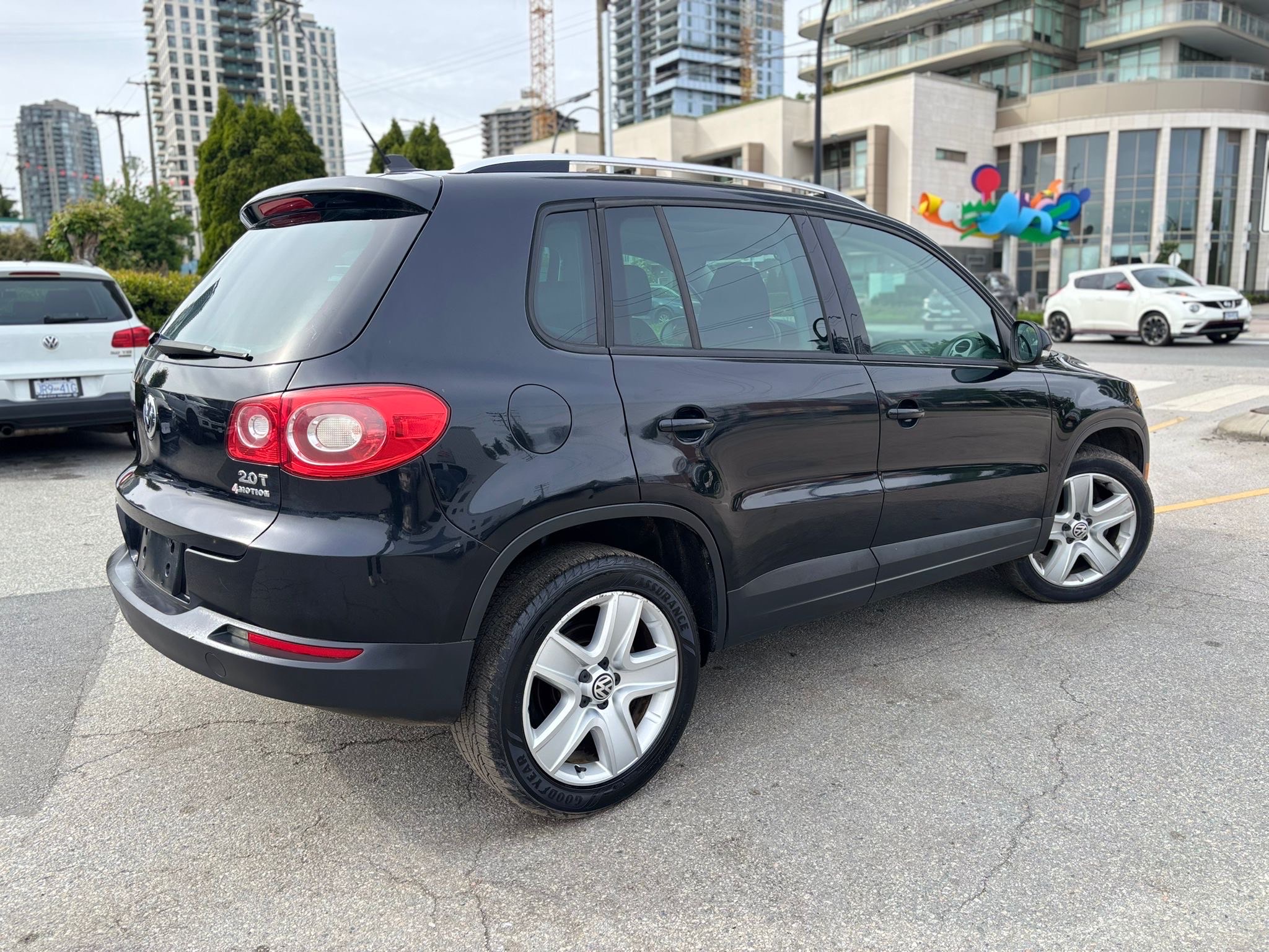 /canwestautoinc/2010-Volkswagen-Tiguan-4240842920056531.jpg