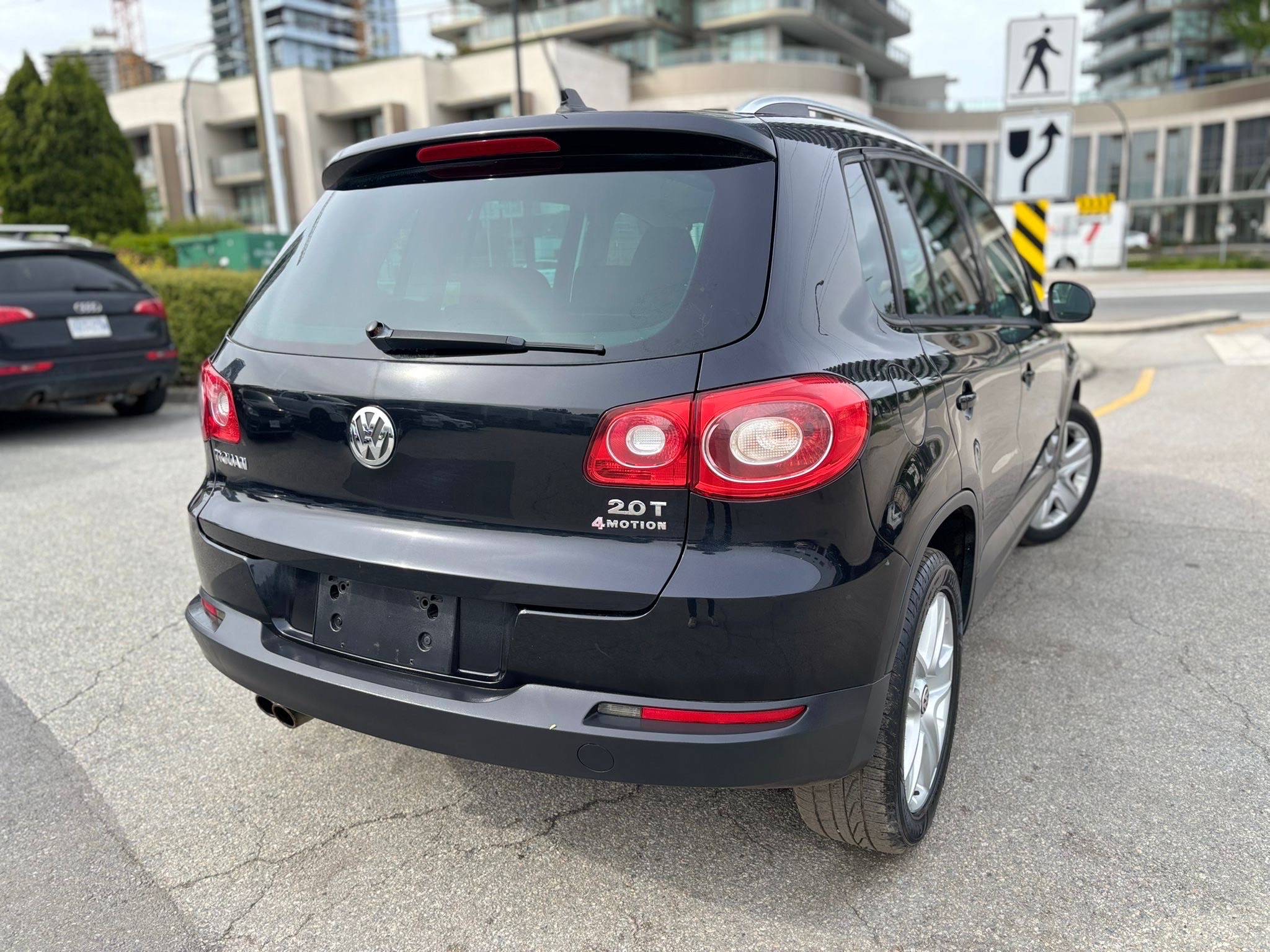 /canwestautoinc/2010-Volkswagen-Tiguan-5392559659643084.jpg