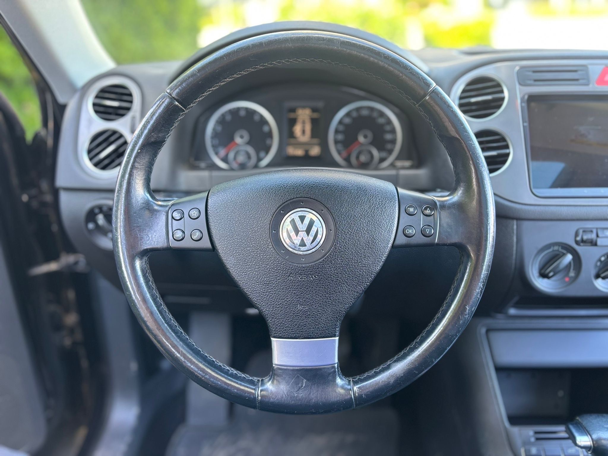 /canwestautoinc/2010-Volkswagen-Tiguan-8856232420244059.jpg