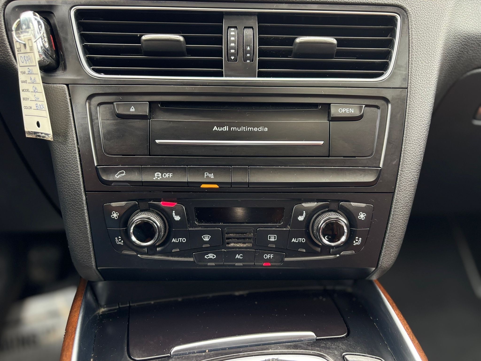 /canwestautoinc/2011-Audi-Q5-02993054754650082.jpg