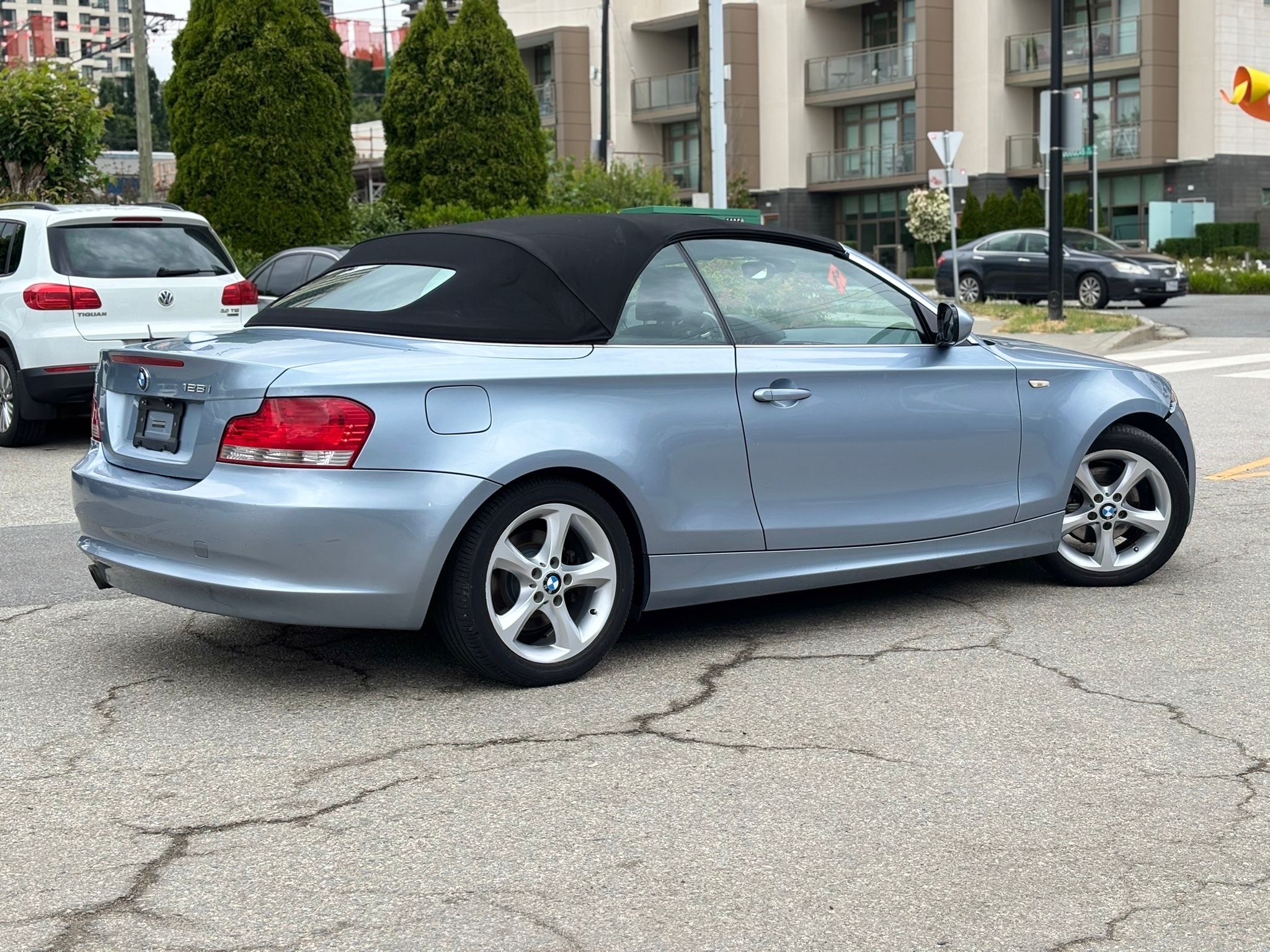 /canwestautoinc/2011-BMW-1Series-04254808096501117.jpg