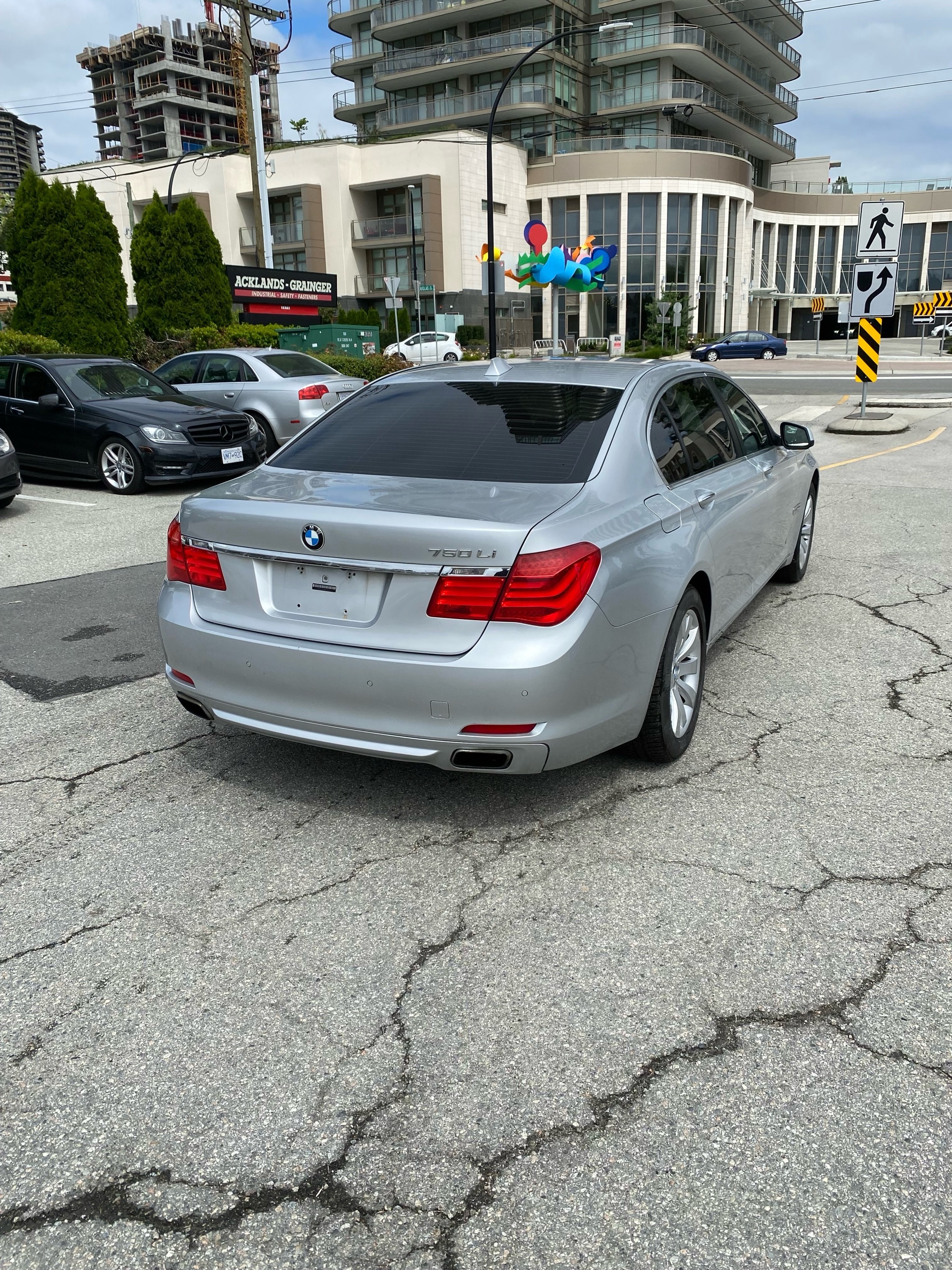/canwestautoinc/2011-BMW-7Series-029315925642968033.jpg