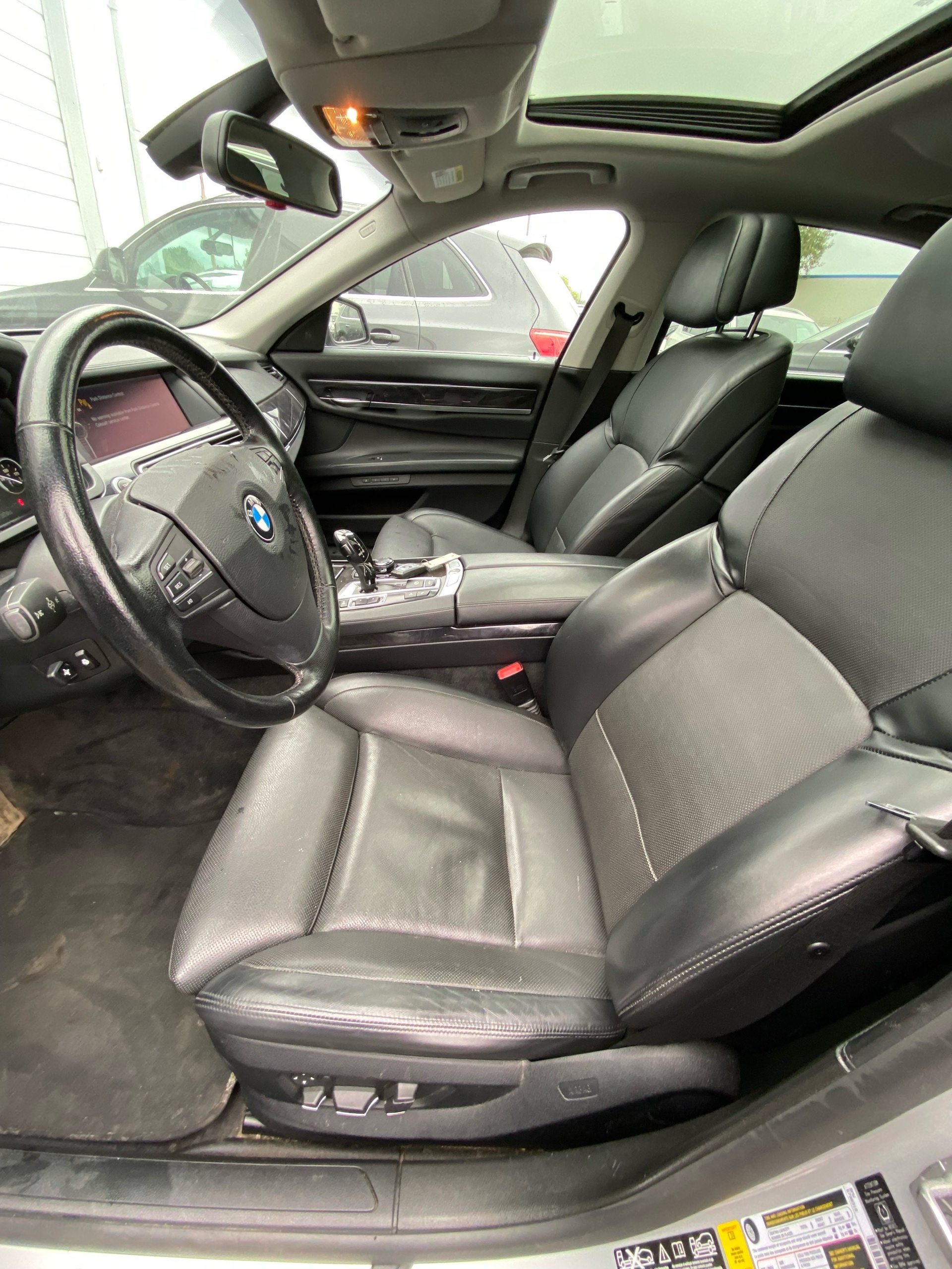 /canwestautoinc/2011-BMW-7Series-5387058007762118.jpg