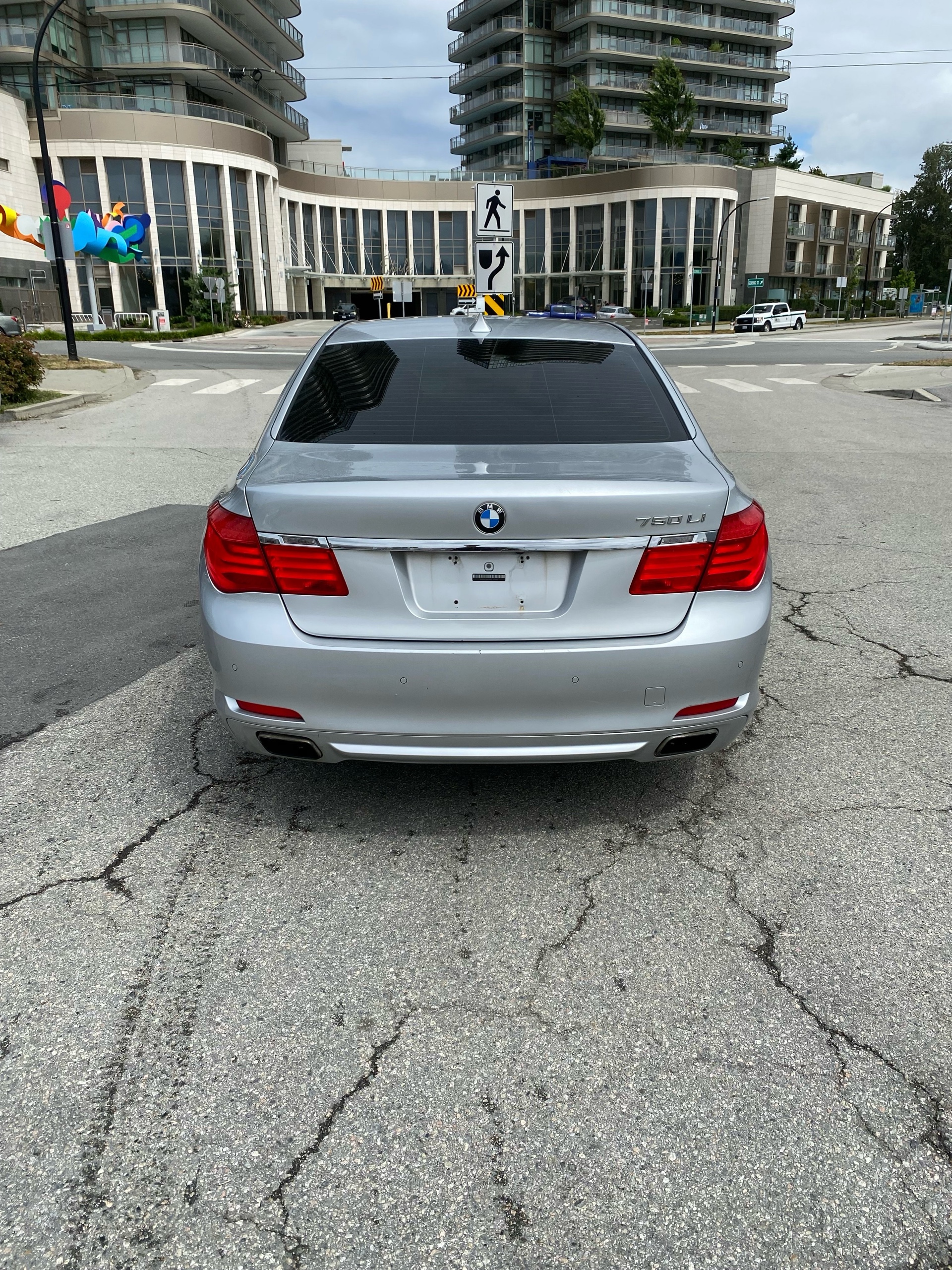 /canwestautoinc/2011-BMW-7Series-6037390361340098.jpg