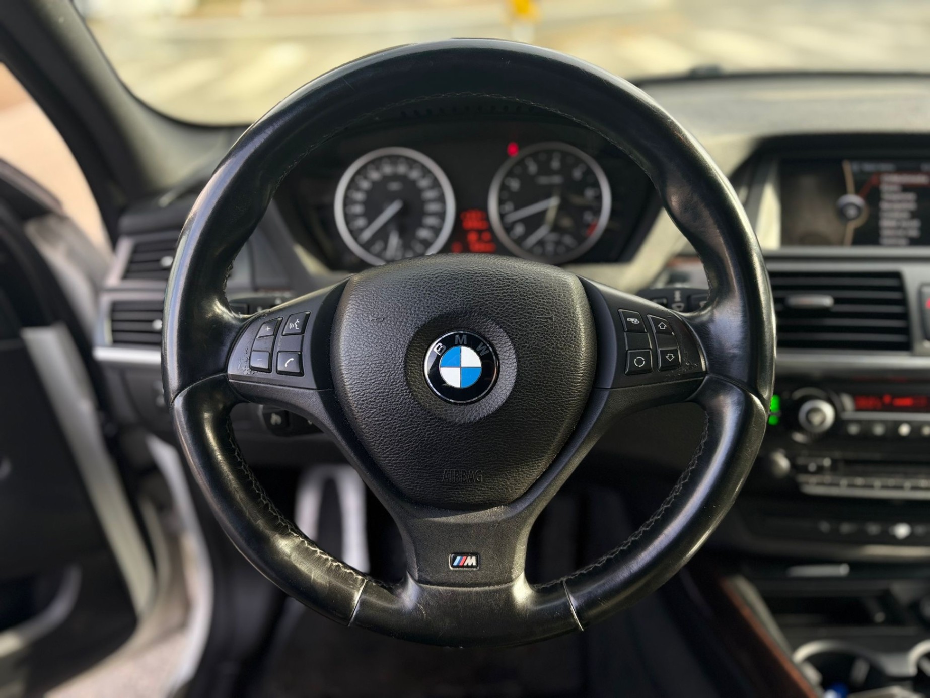 /canwestautoinc/2011-BMW-X5-038833984369302854.jpg