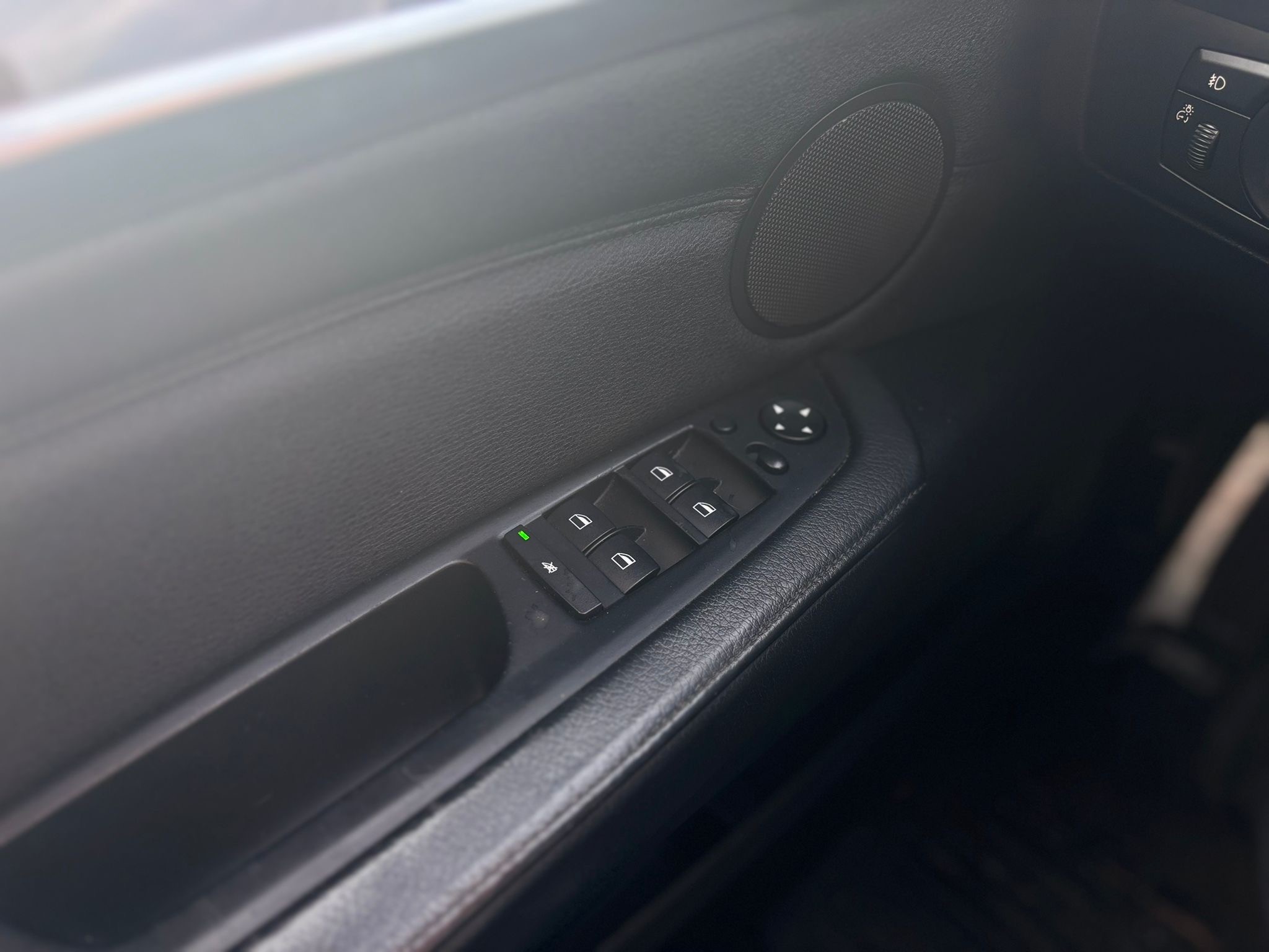 /canwestautoinc/2011-BMW-X5-9034233609074669.jpg