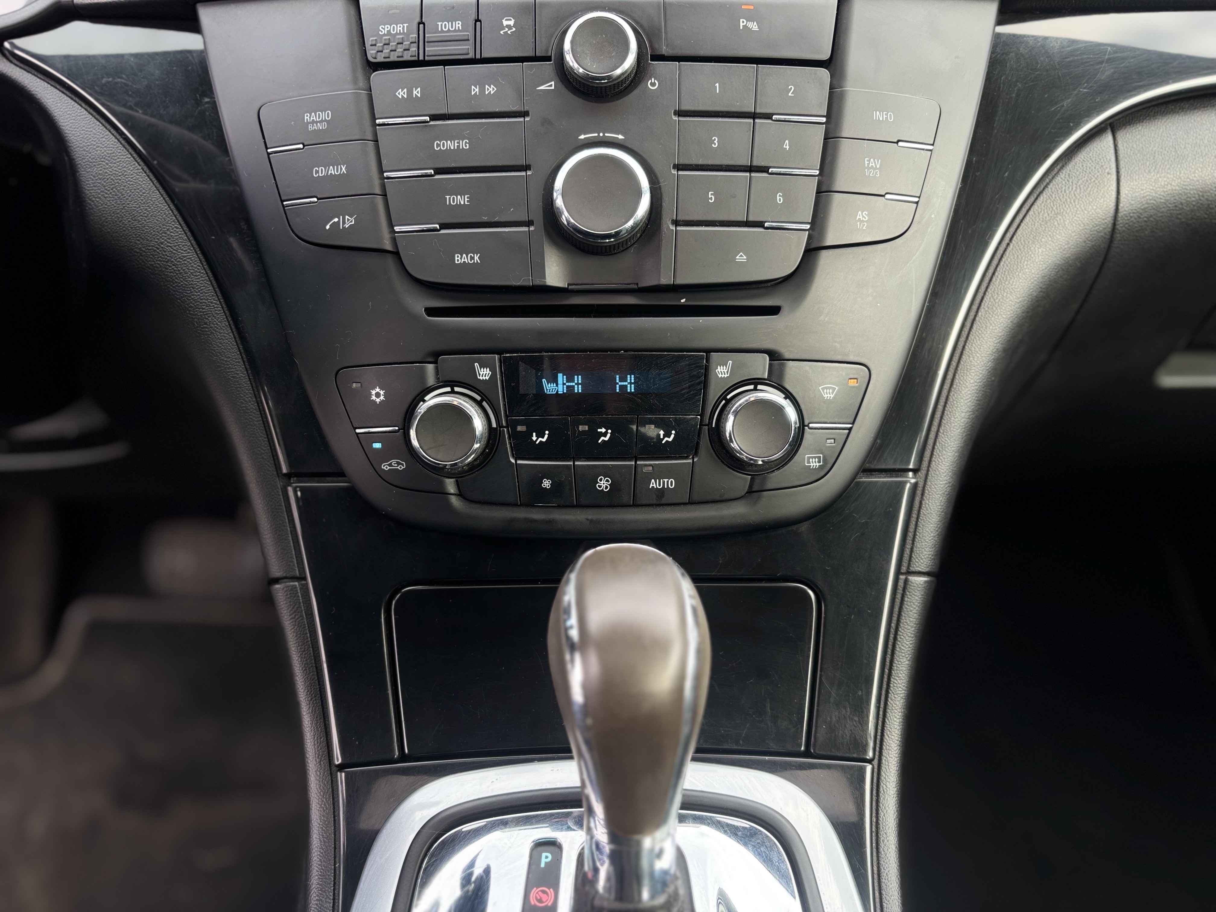 /canwestautoinc/2011-Buick-Regal-142620897508984.jpg