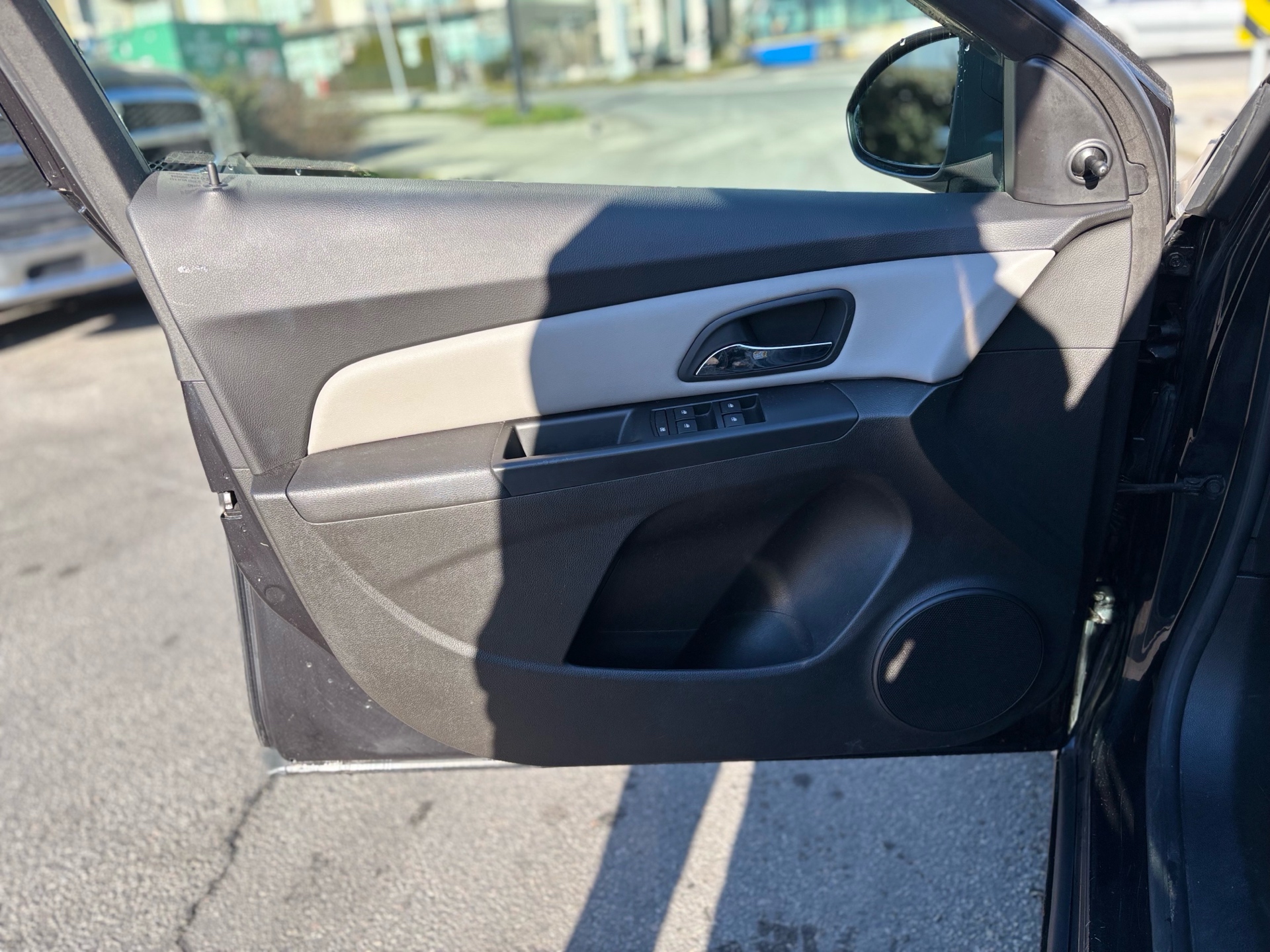 /canwestautoinc/2011-Chevrolet-Cruze-2065660266115401.jpg