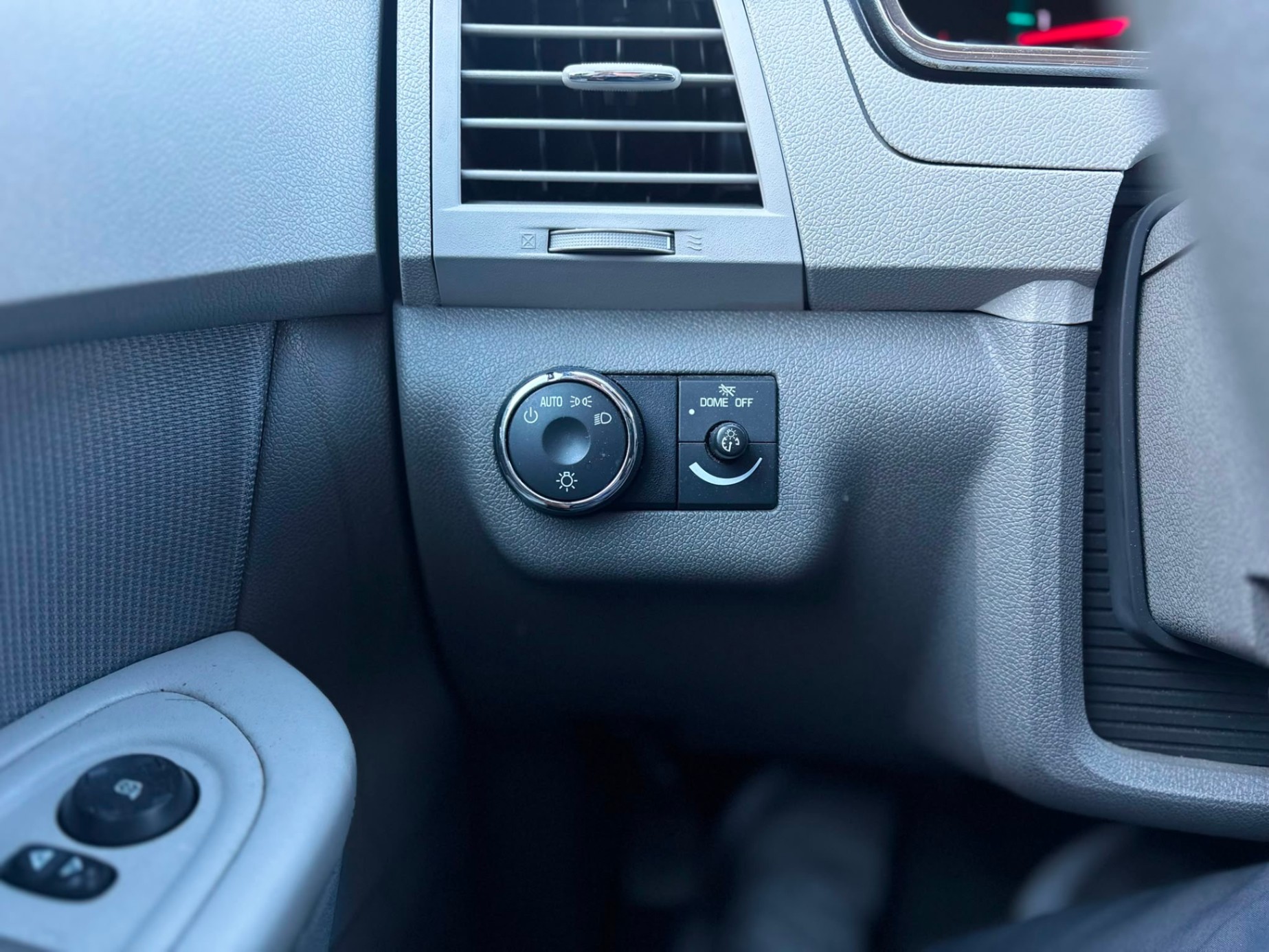 /canwestautoinc/2011-Chevrolet-Traverse-7764674419493189.jpg
