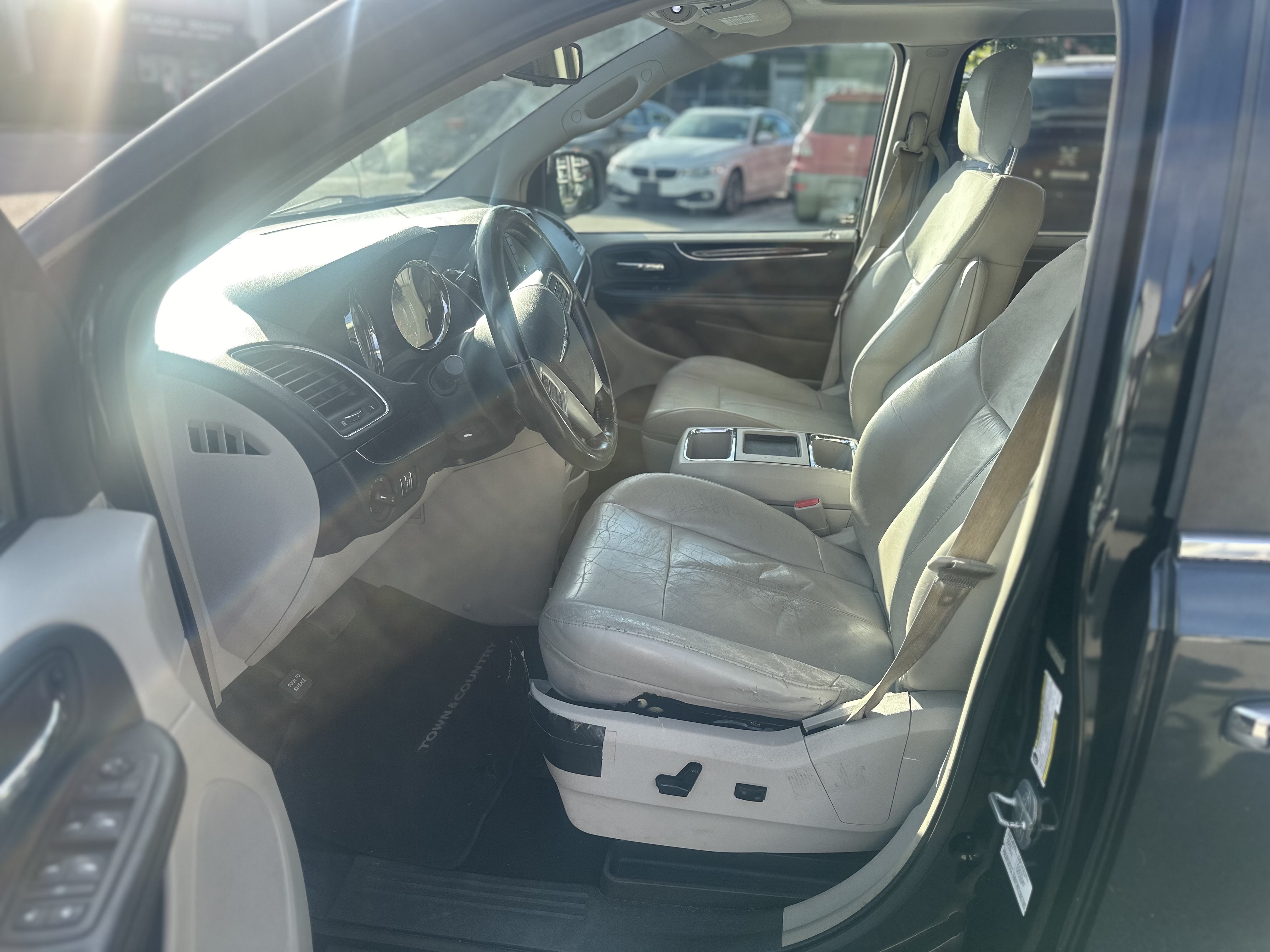 /canwestautoinc/2011-Chrysler-Town&-2545695252154361.jpg