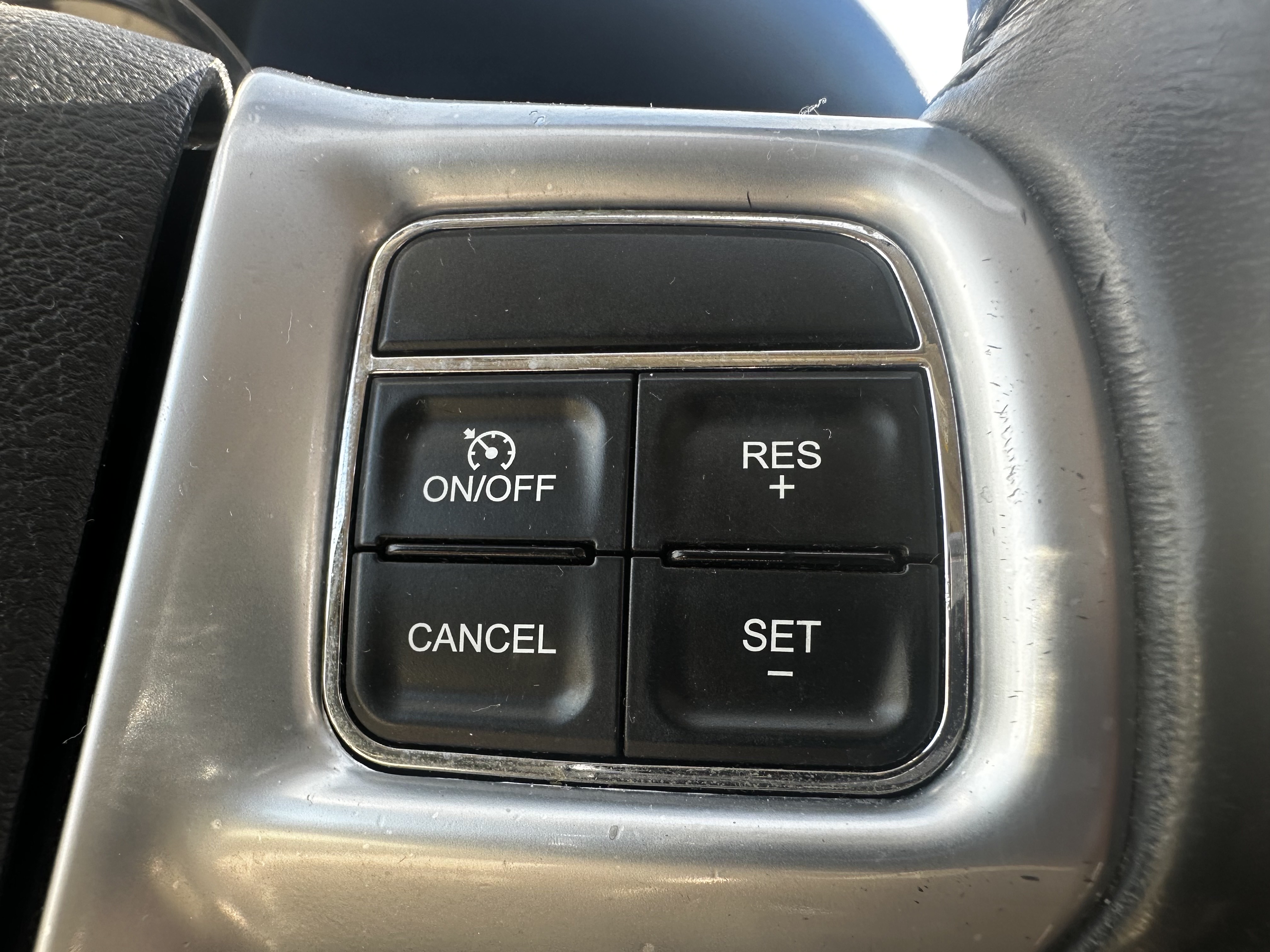 /canwestautoinc/2011-Chrysler-Town&-2547250232784193.jpg