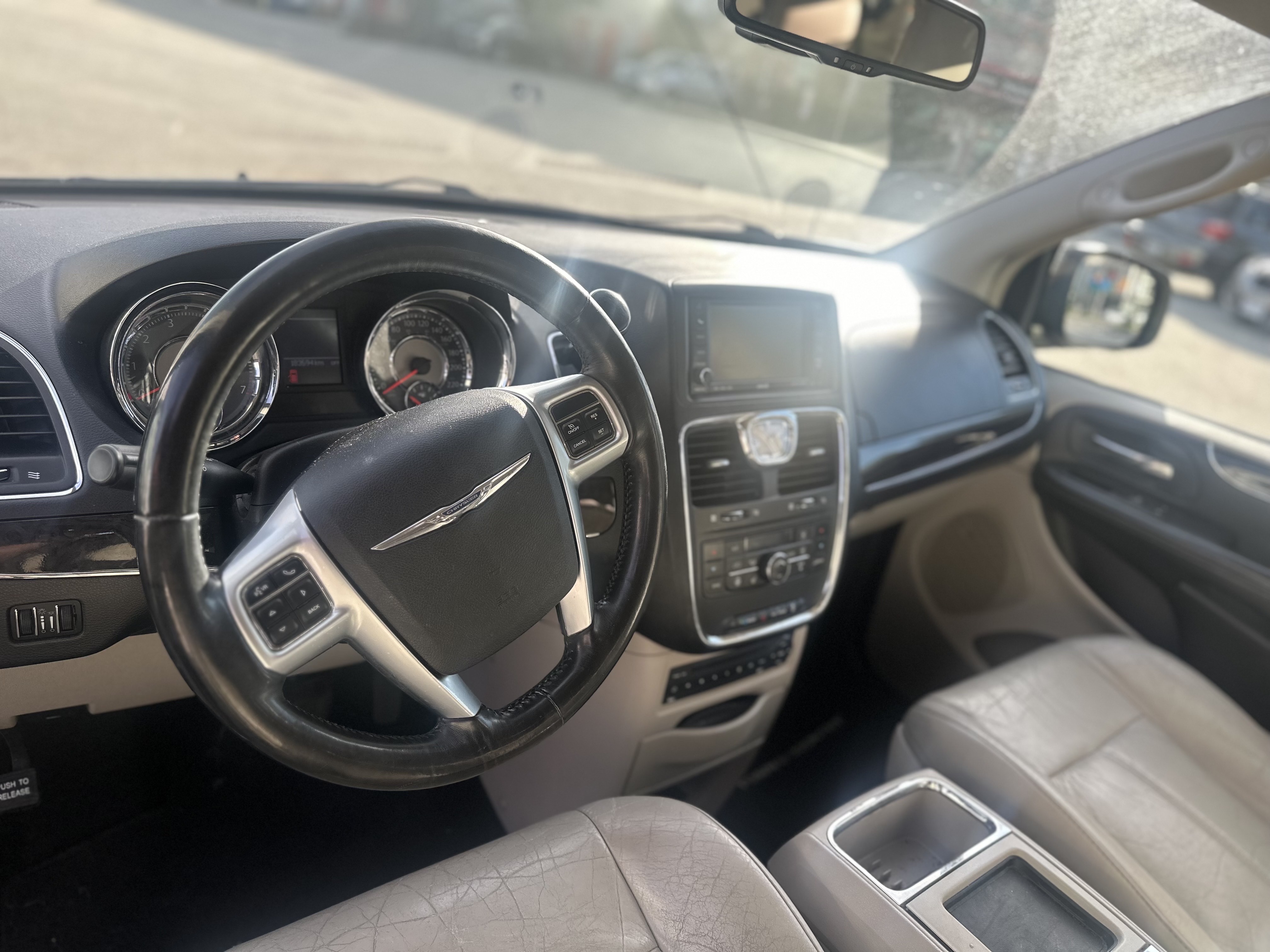/canwestautoinc/2011-Chrysler-Town&-8427217291143516.jpg