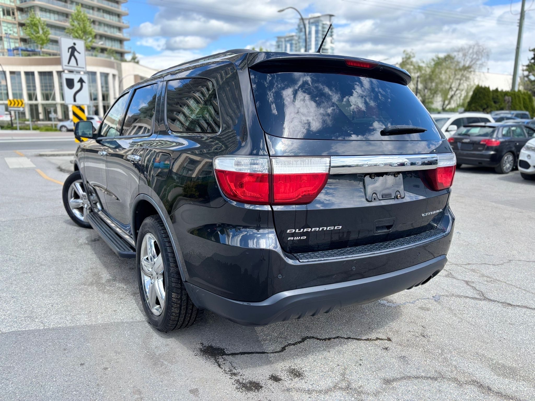 /canwestautoinc/2011-Dodge-Durango-6782843360517561.jpg