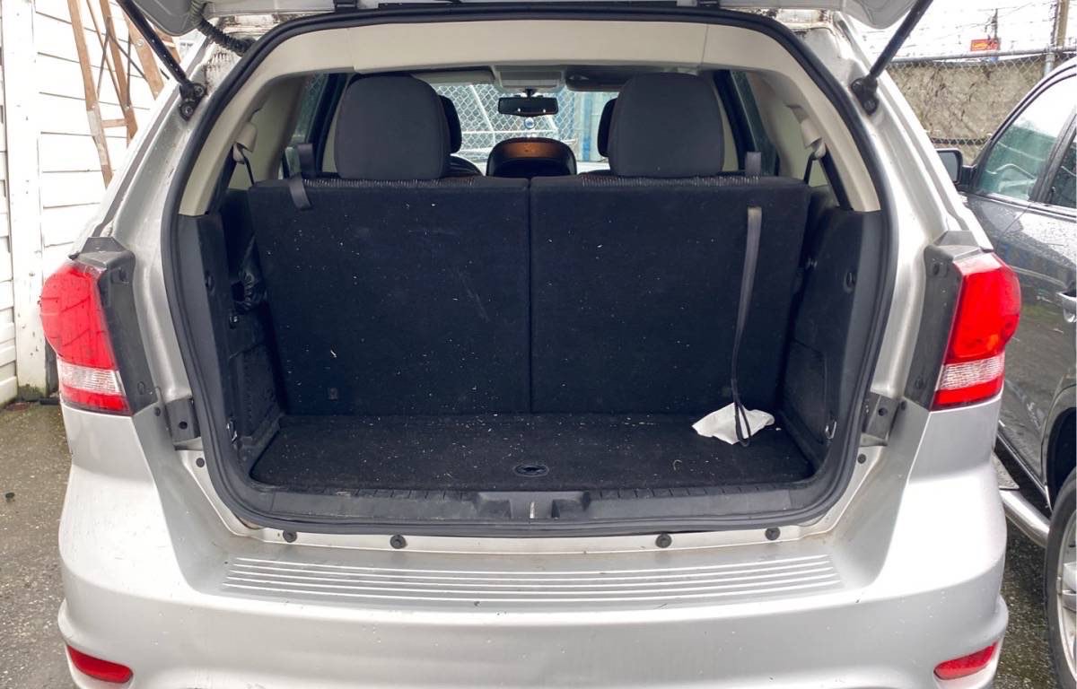 /canwestautoinc/2011-Dodge-Journey-008653886410230793.jpg