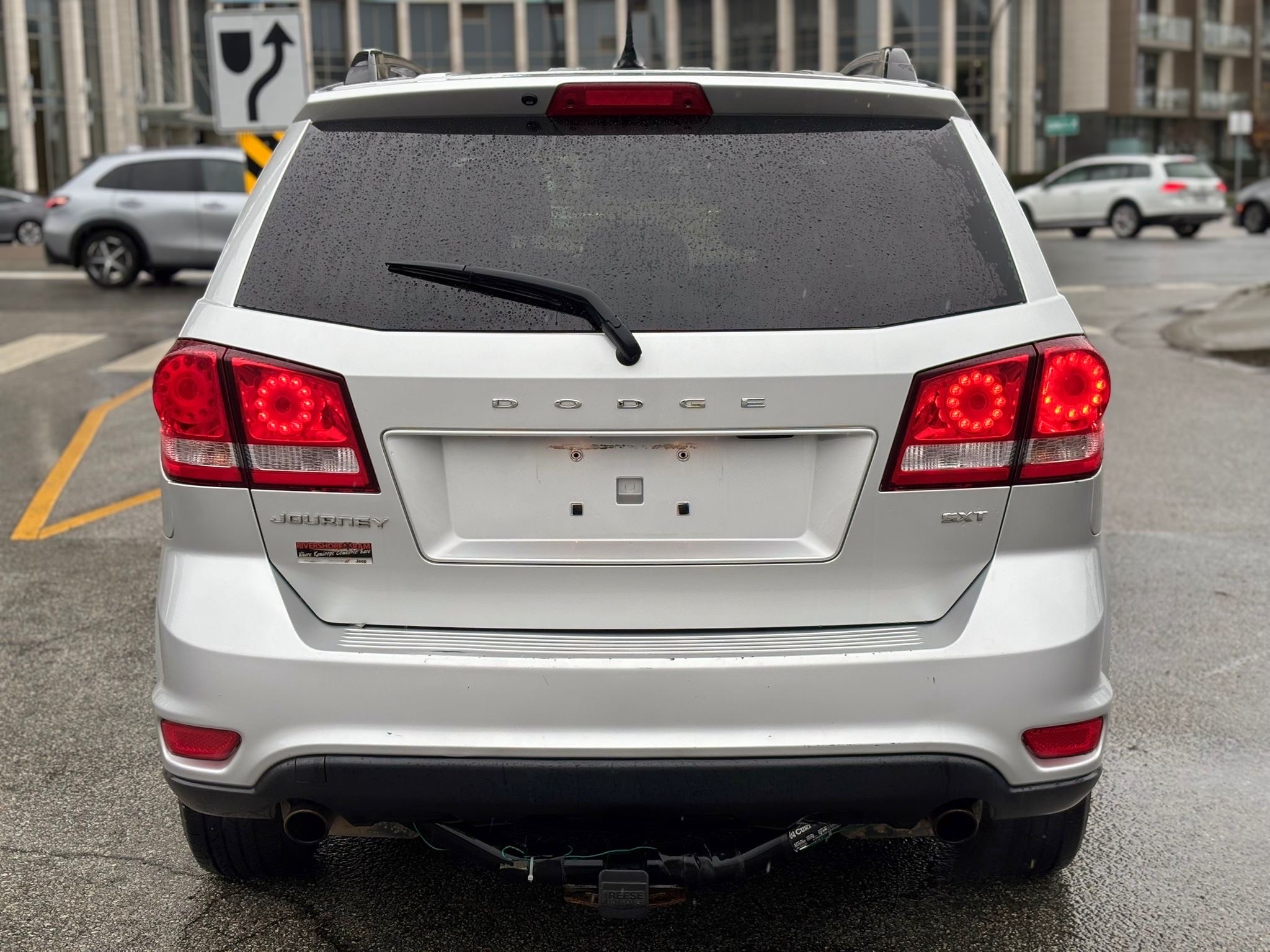 /canwestautoinc/2011-Dodge-Journey-09330766330322615.jpg