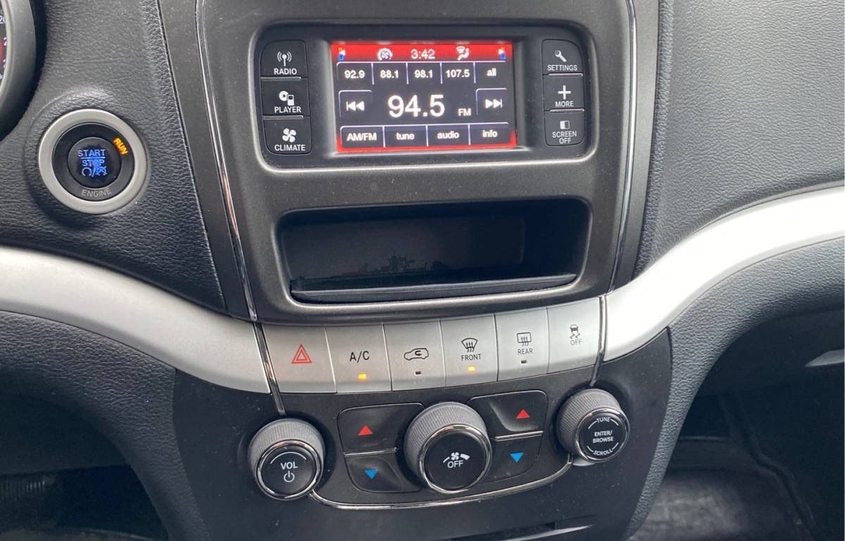 /canwestautoinc/2011-Dodge-Journey-1271196127642027.jpg