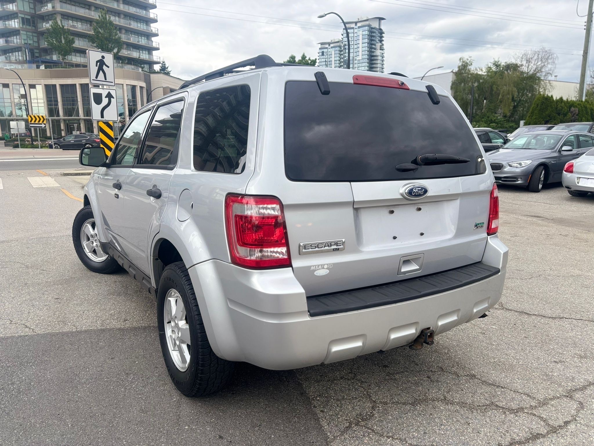 /canwestautoinc/2011-Ford-Escape-008083921893009549.jpg