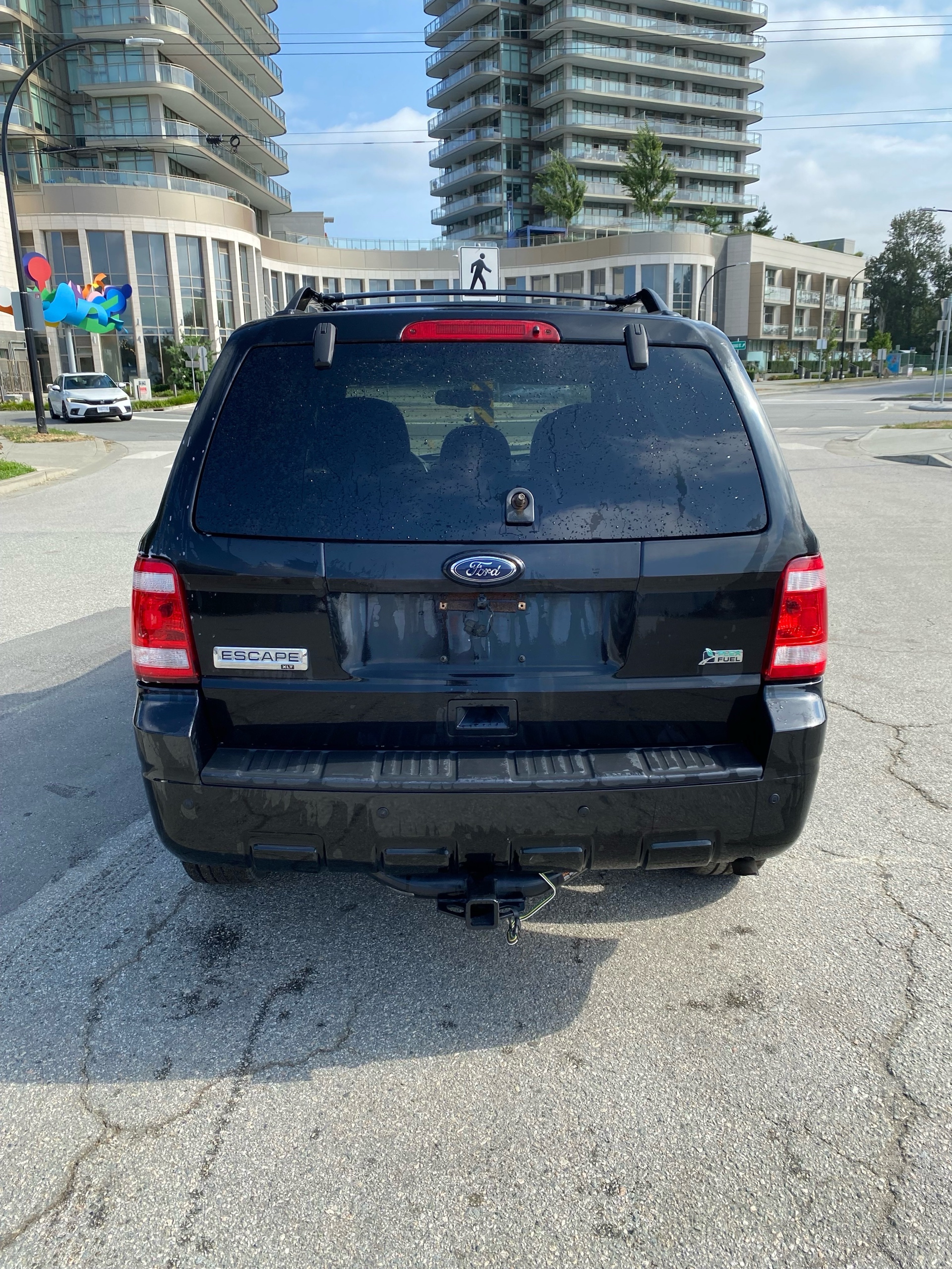 /canwestautoinc/2011-Ford-Escape-1602642860684571.jpg
