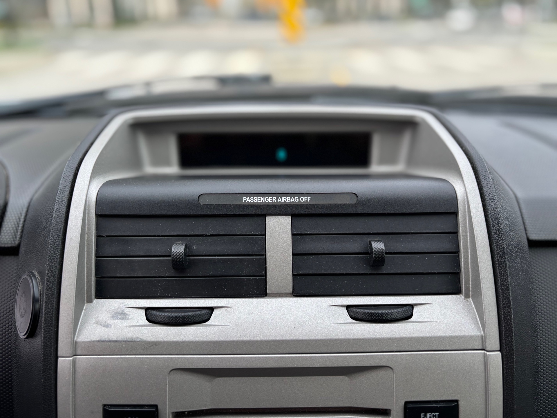 /canwestautoinc/2011-Ford-Escape-22118862613026624.jpg