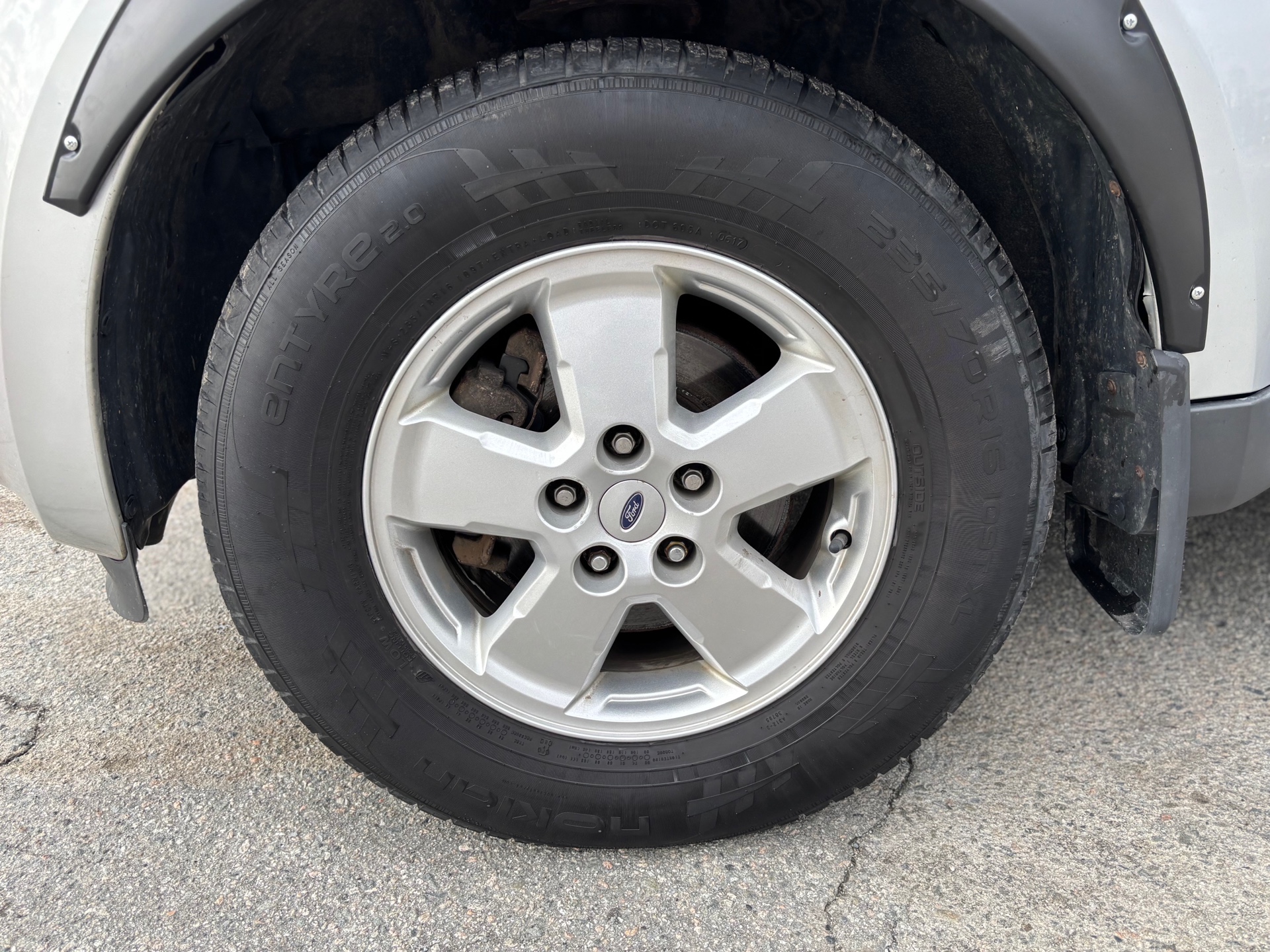 /canwestautoinc/2011-Ford-Escape-2863847376699906.jpg