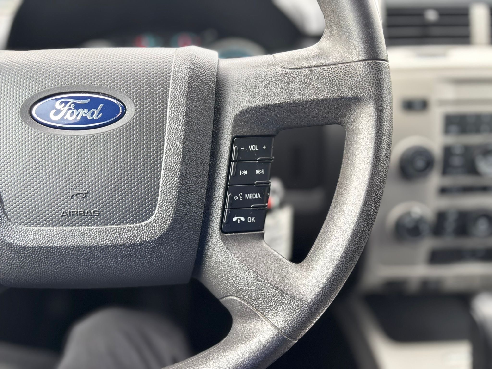 /canwestautoinc/2011-Ford-Escape-3909291272560329.jpg